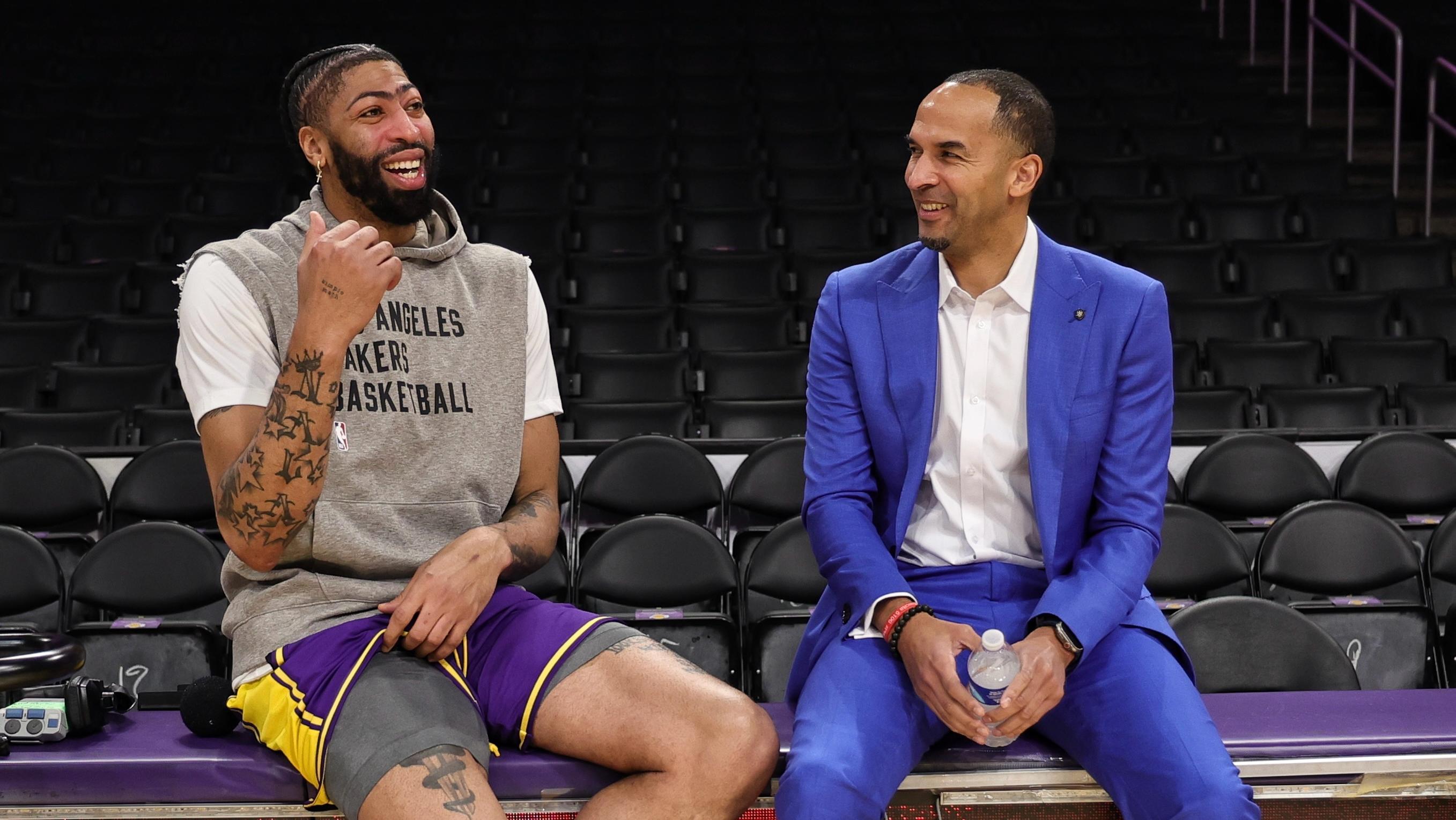 Dallas Mavericks v Los Angeles Lakers