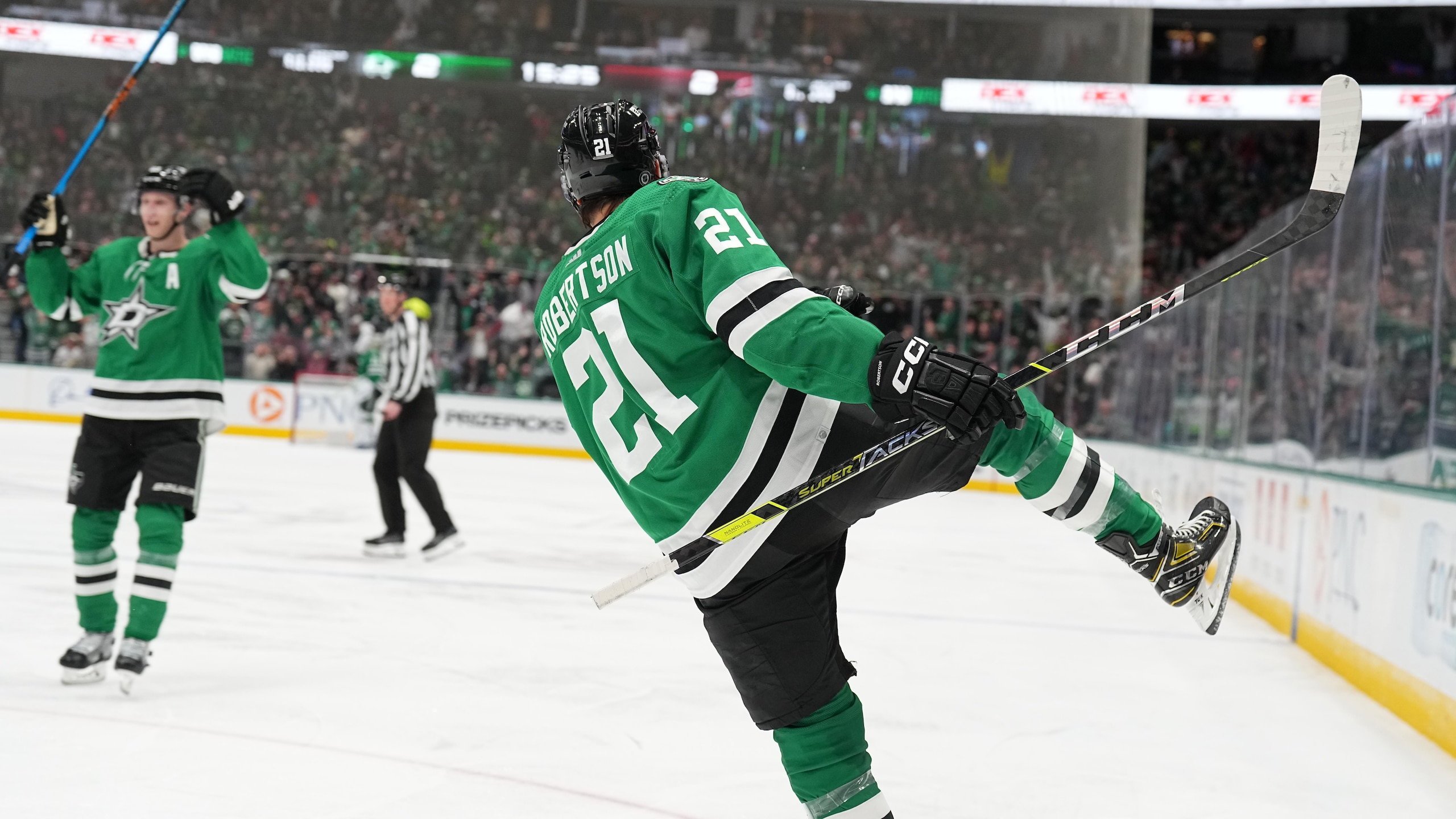 Carolina Hurricanes v Dallas Stars