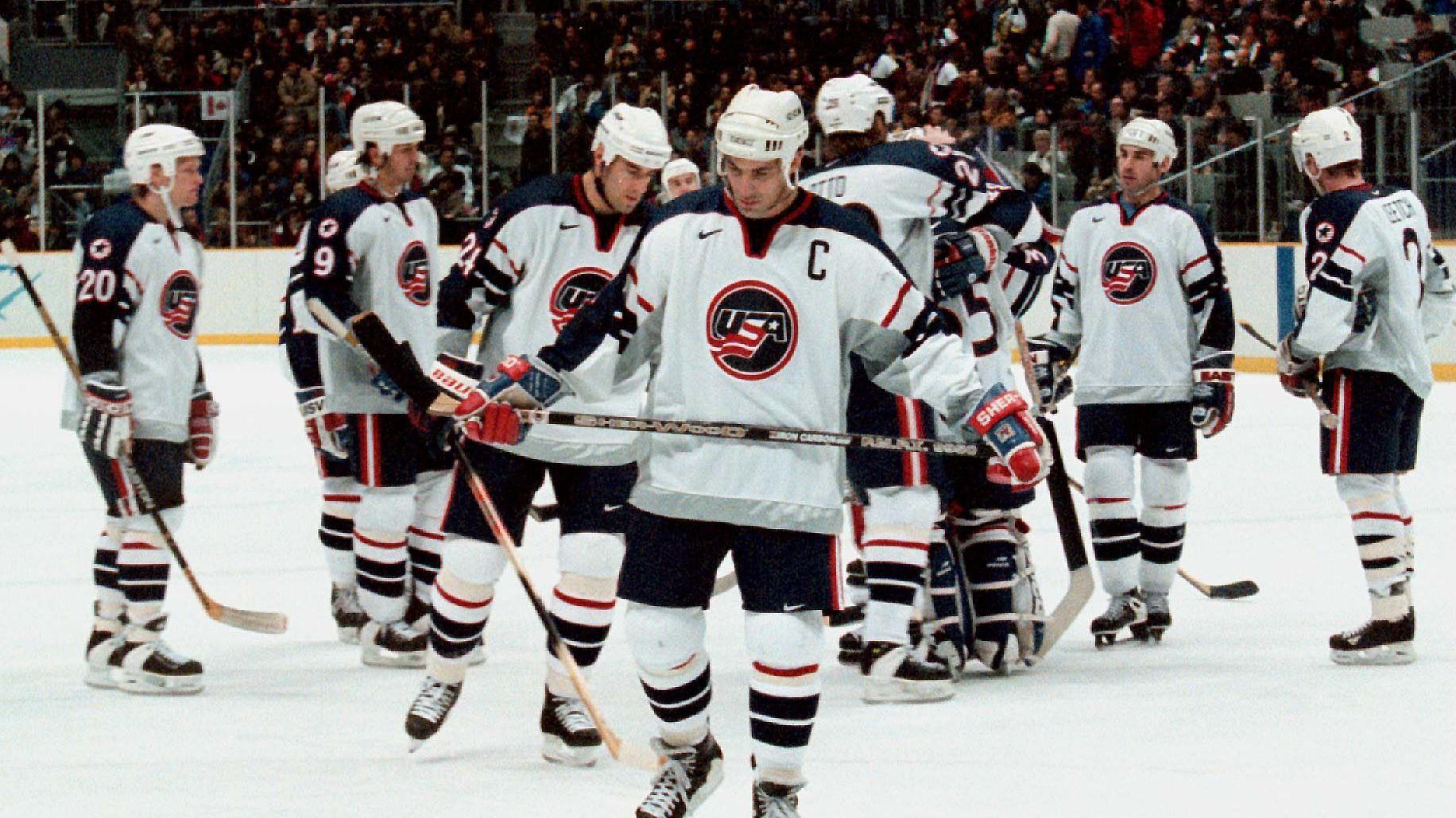 17 FEB 98 - US MEN LOSE TO THE CHEK REPUBLIC IN HOCKEY ,KNOCKING THEM OUT OF THE OLYMPICS. CHRIS CHE