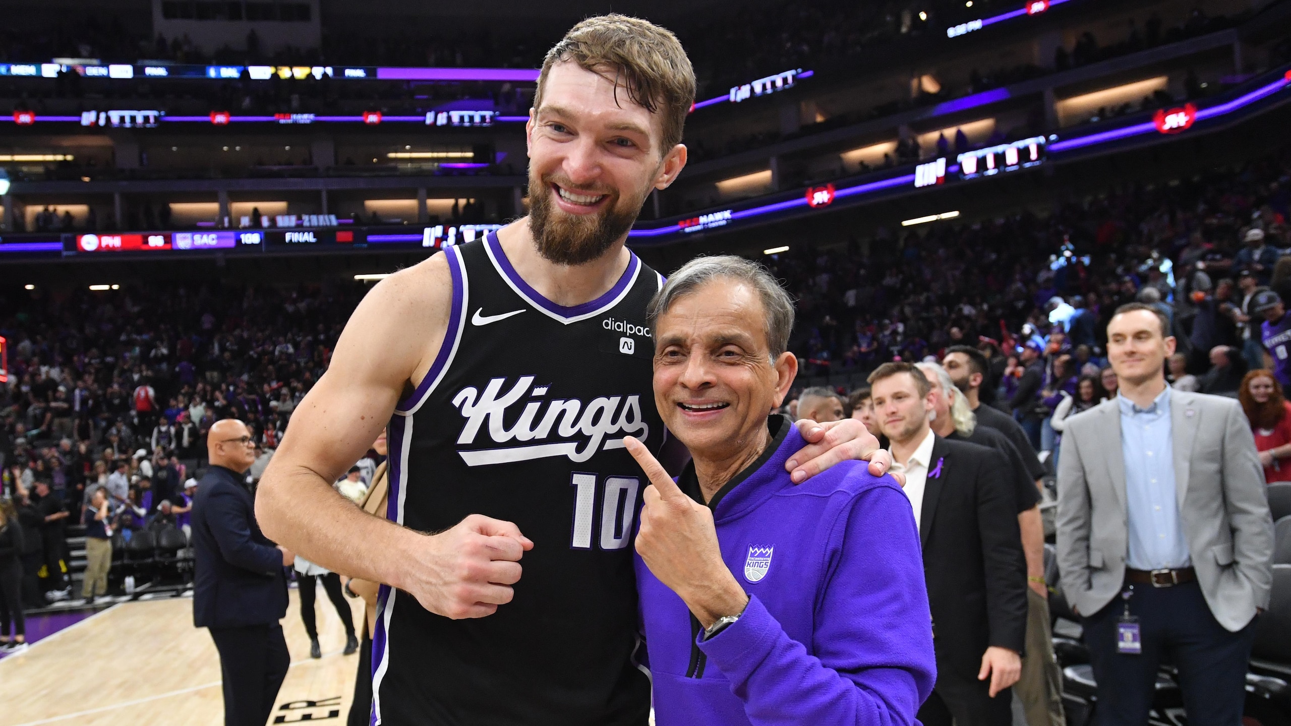 Philadelphia 76ers v Sacramento Kings