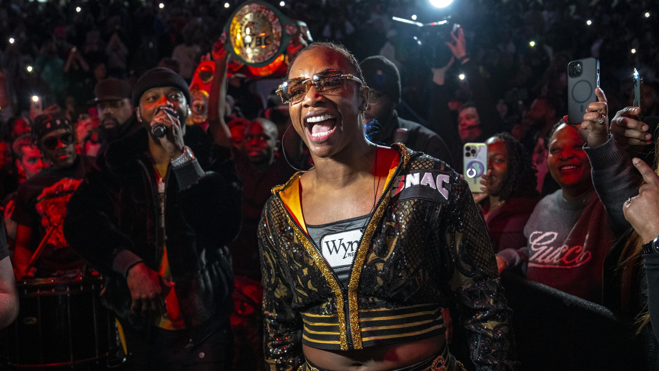 Claressa Shields v Danielle Perkins
