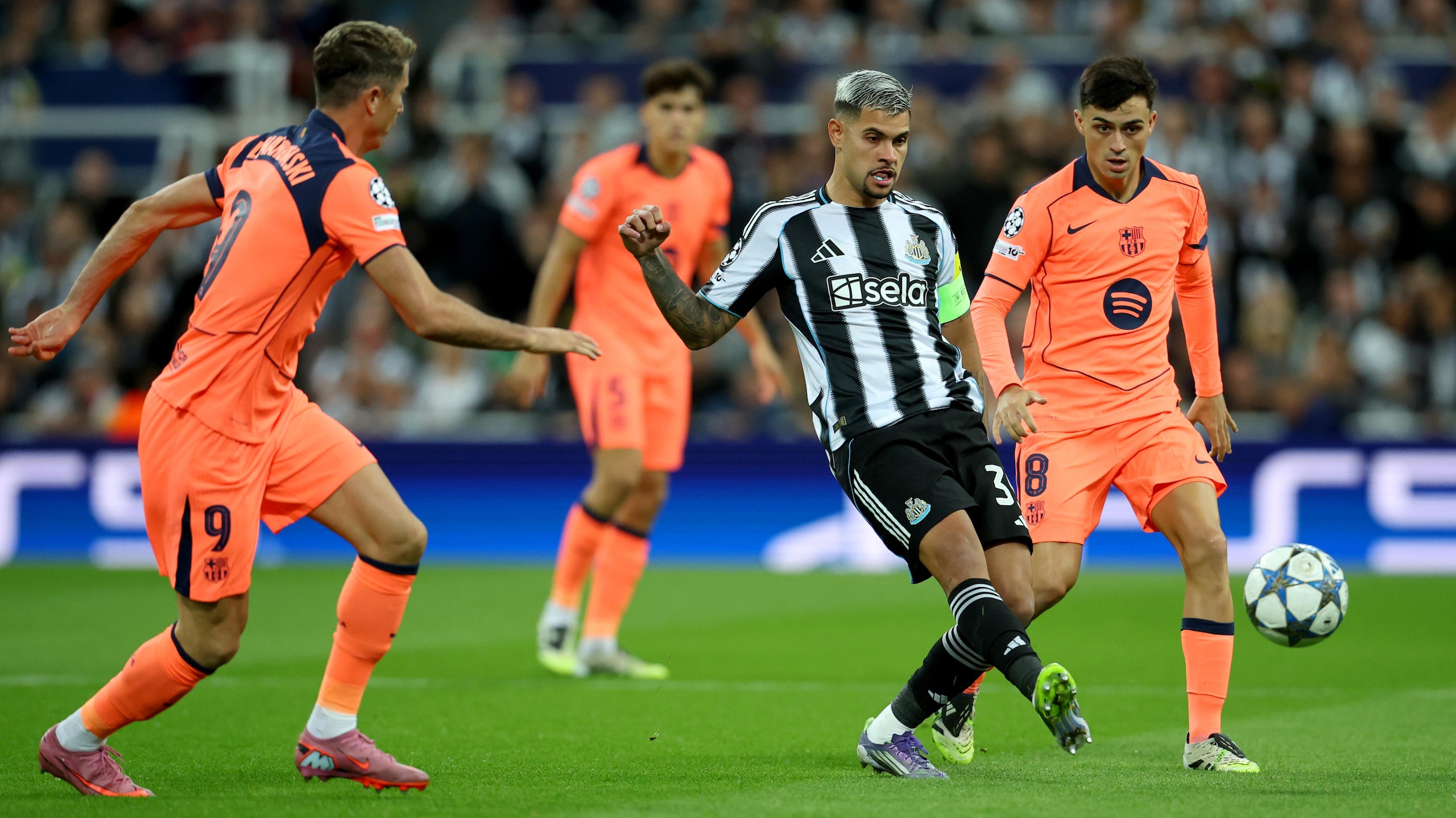 Newcastle United FC v FC Barcelona - UEFA Champions League 2025/26 League Phase MD1