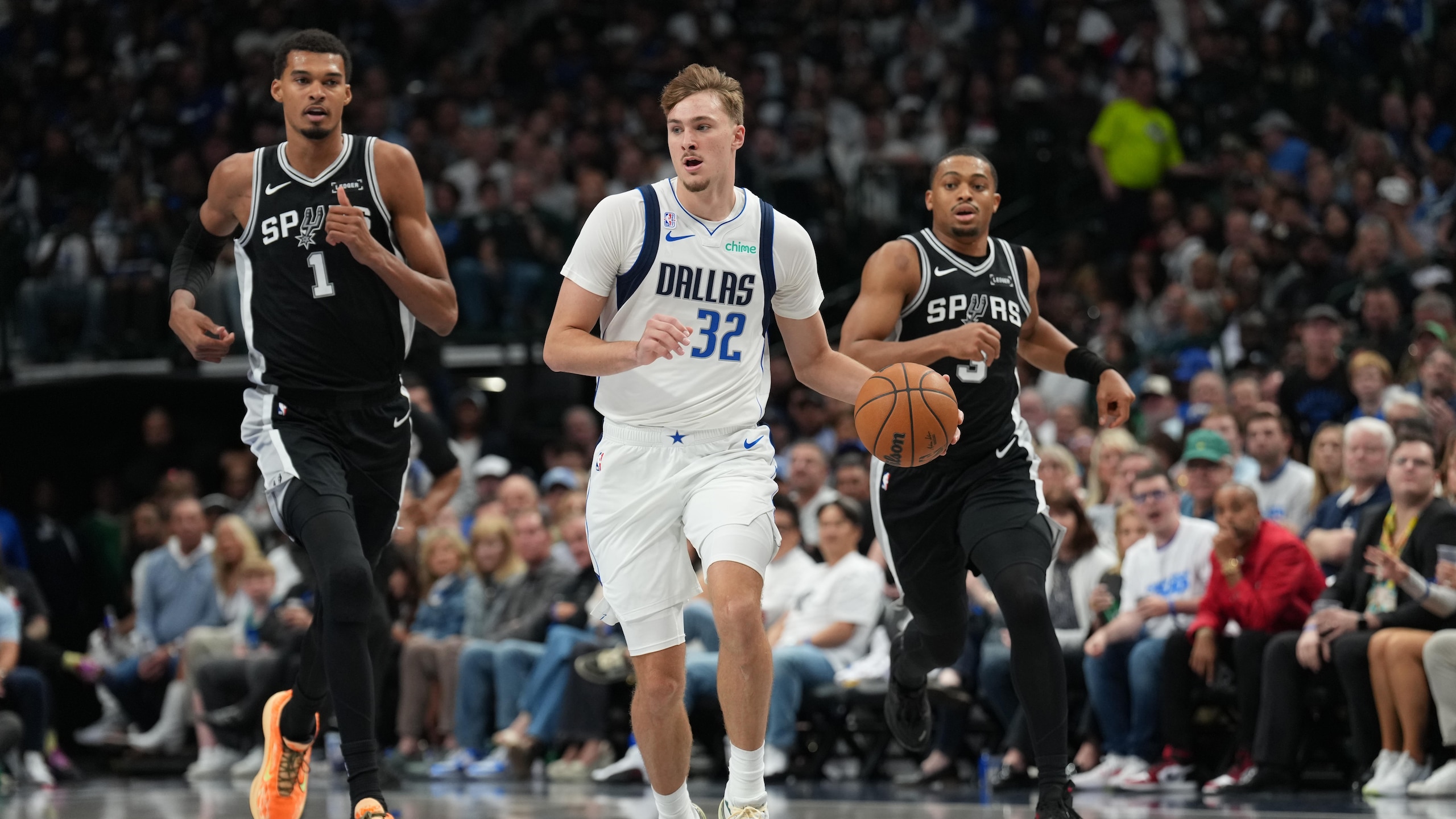 San Antonio Spurs v Dallas Mavericks