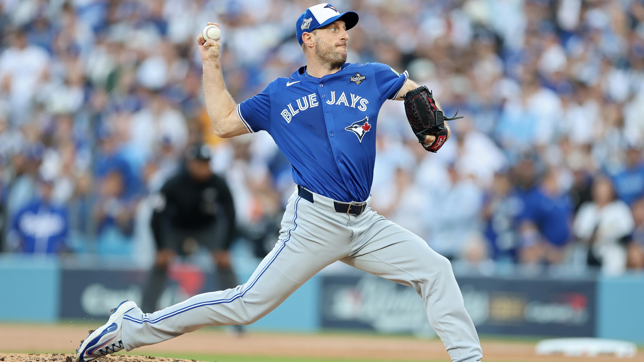 World Series - Toronto Blue Jays v Los Angeles Dodgers - Game Three
