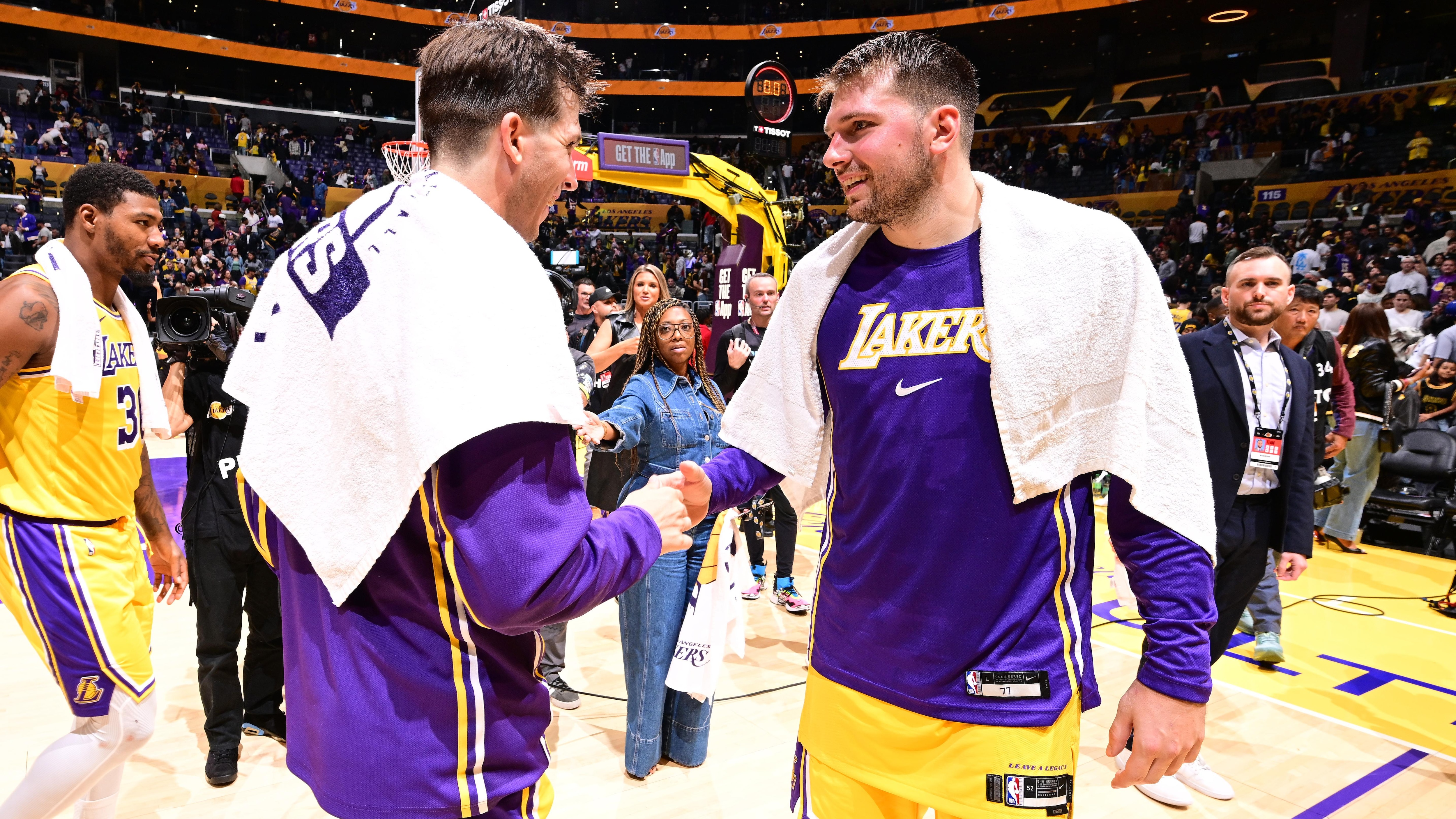 Minnesota TImberwolves v Los Angeles Lakers