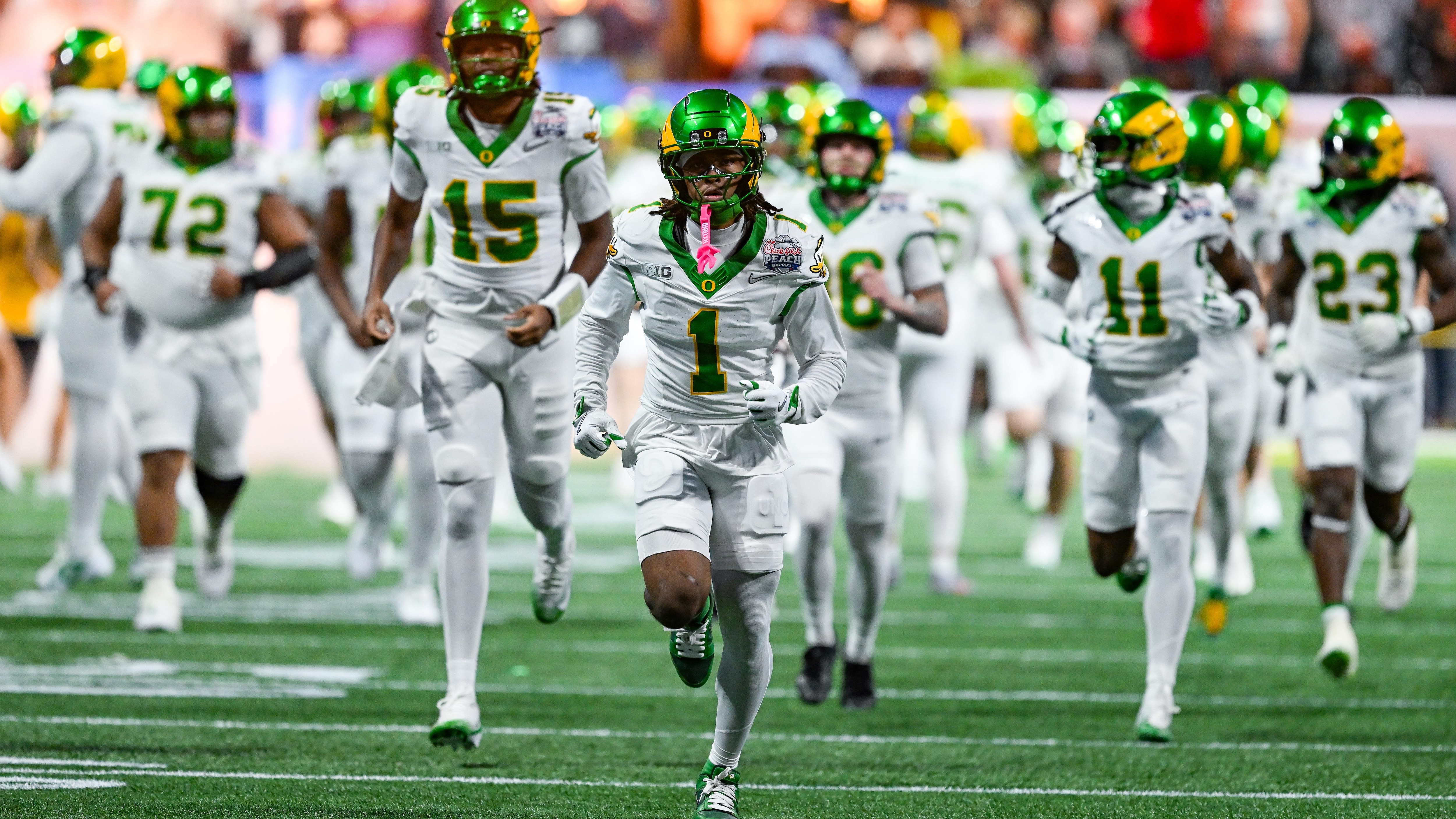 COLLEGE FOOTBALL: JAN 09 College Football Playoff Semifinal at the Chick-fil-A Peach Bowl Indiana vs Oregon