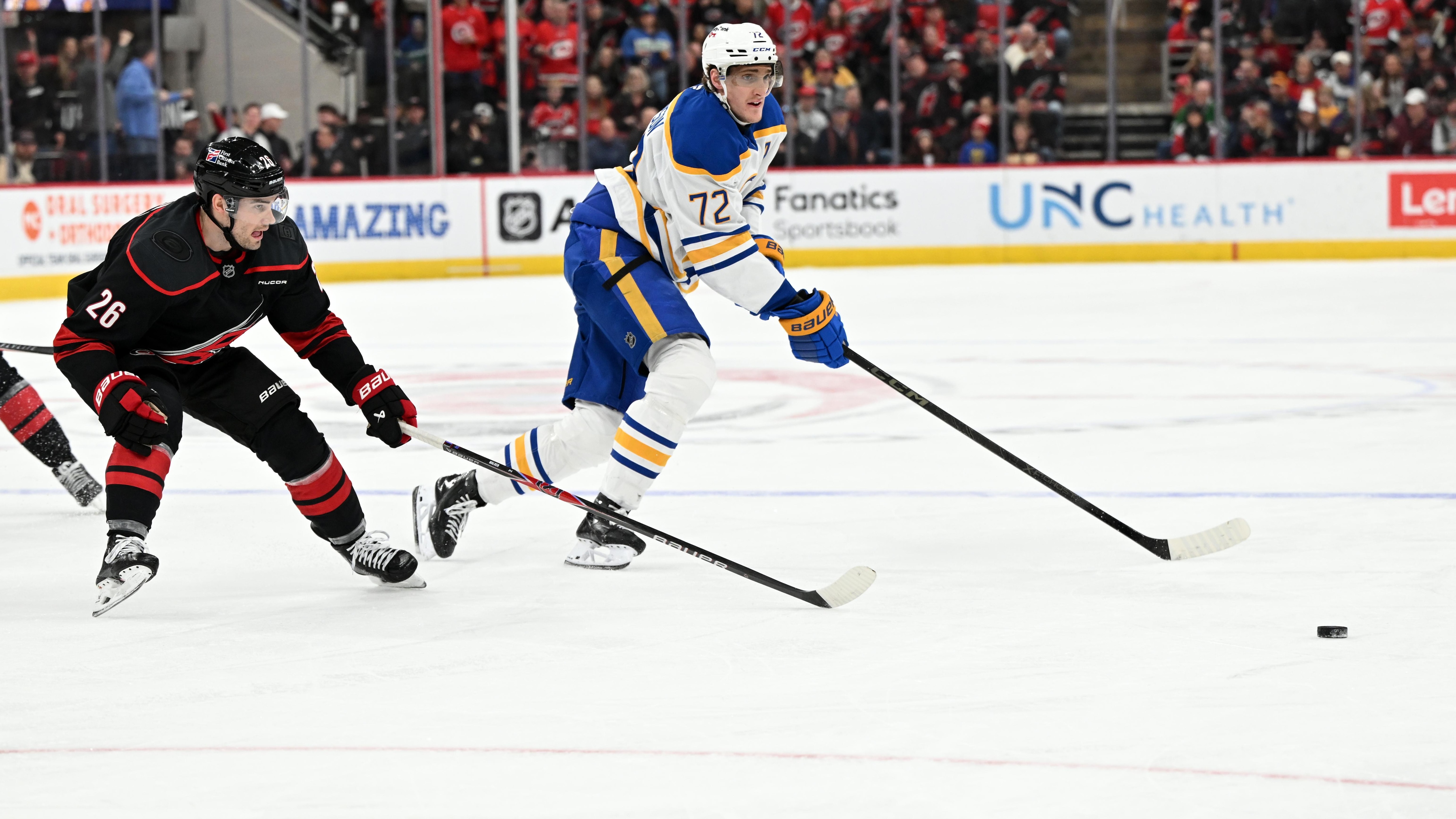 NHL: JAN 19 Sabres at Hurricanes