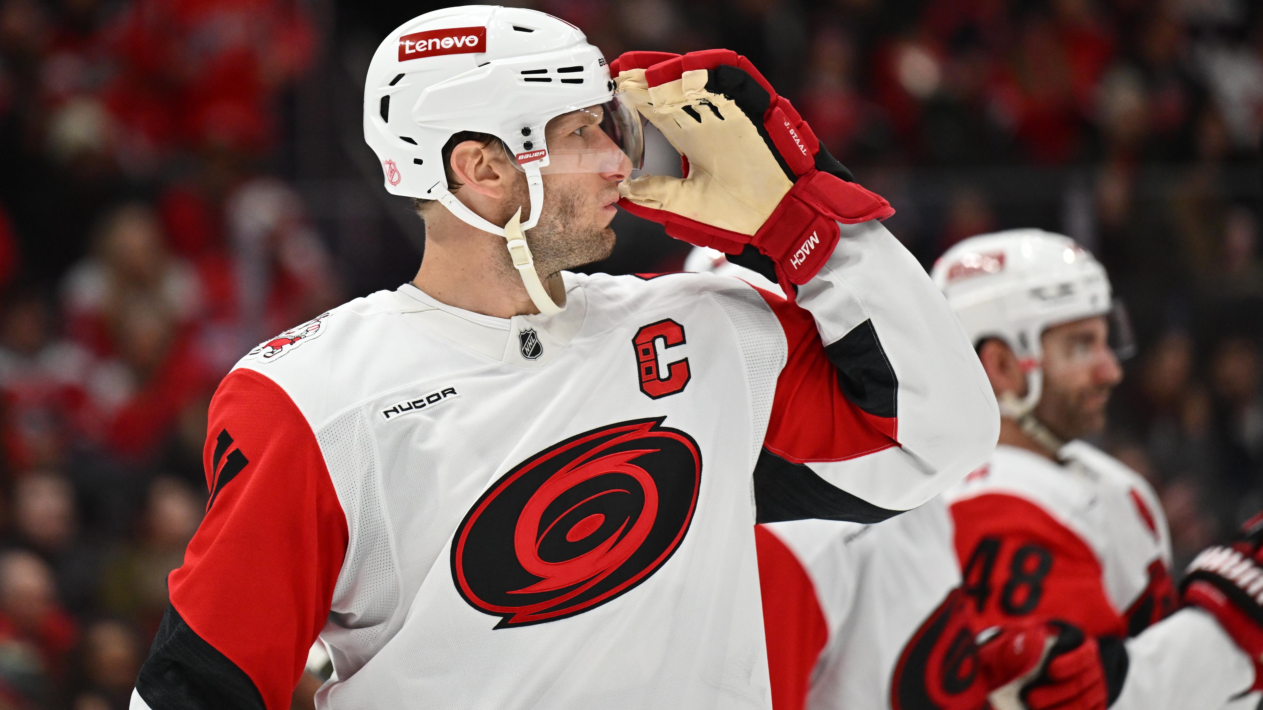 Carolina Hurricanes v Washington Capitals