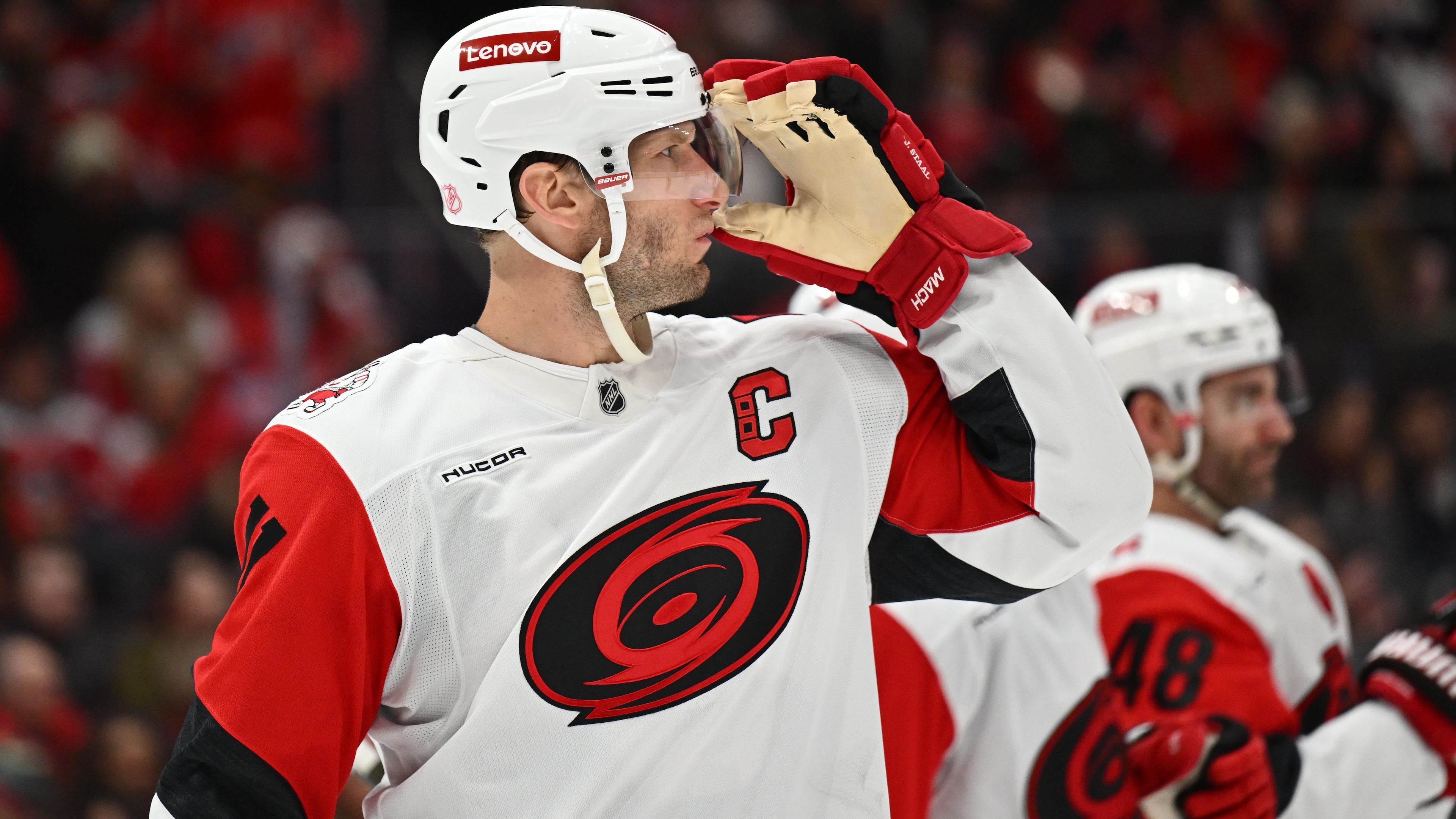 Carolina Hurricanes v Washington Capitals