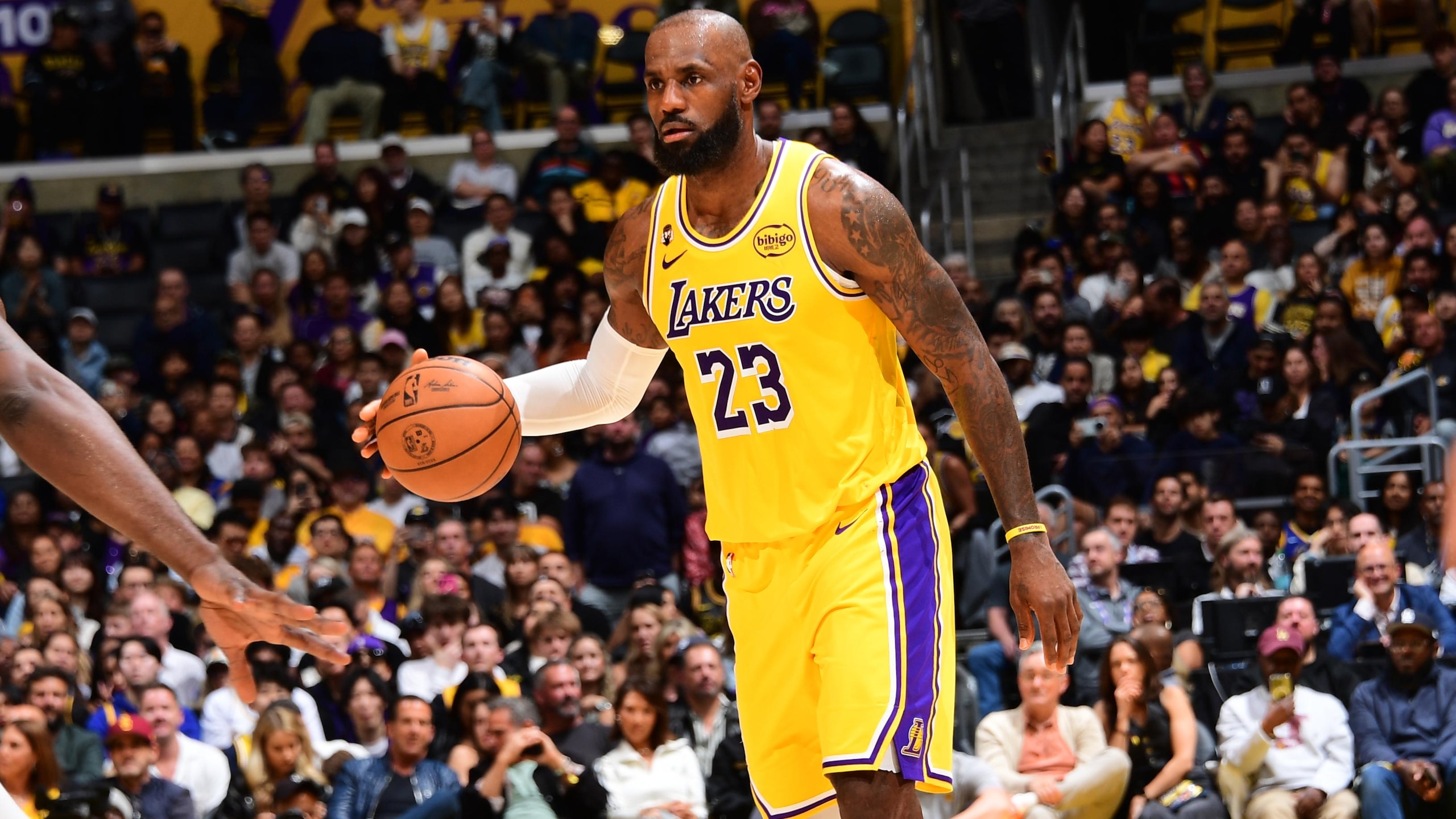Golden State Warriors v Los Angeles Lakers