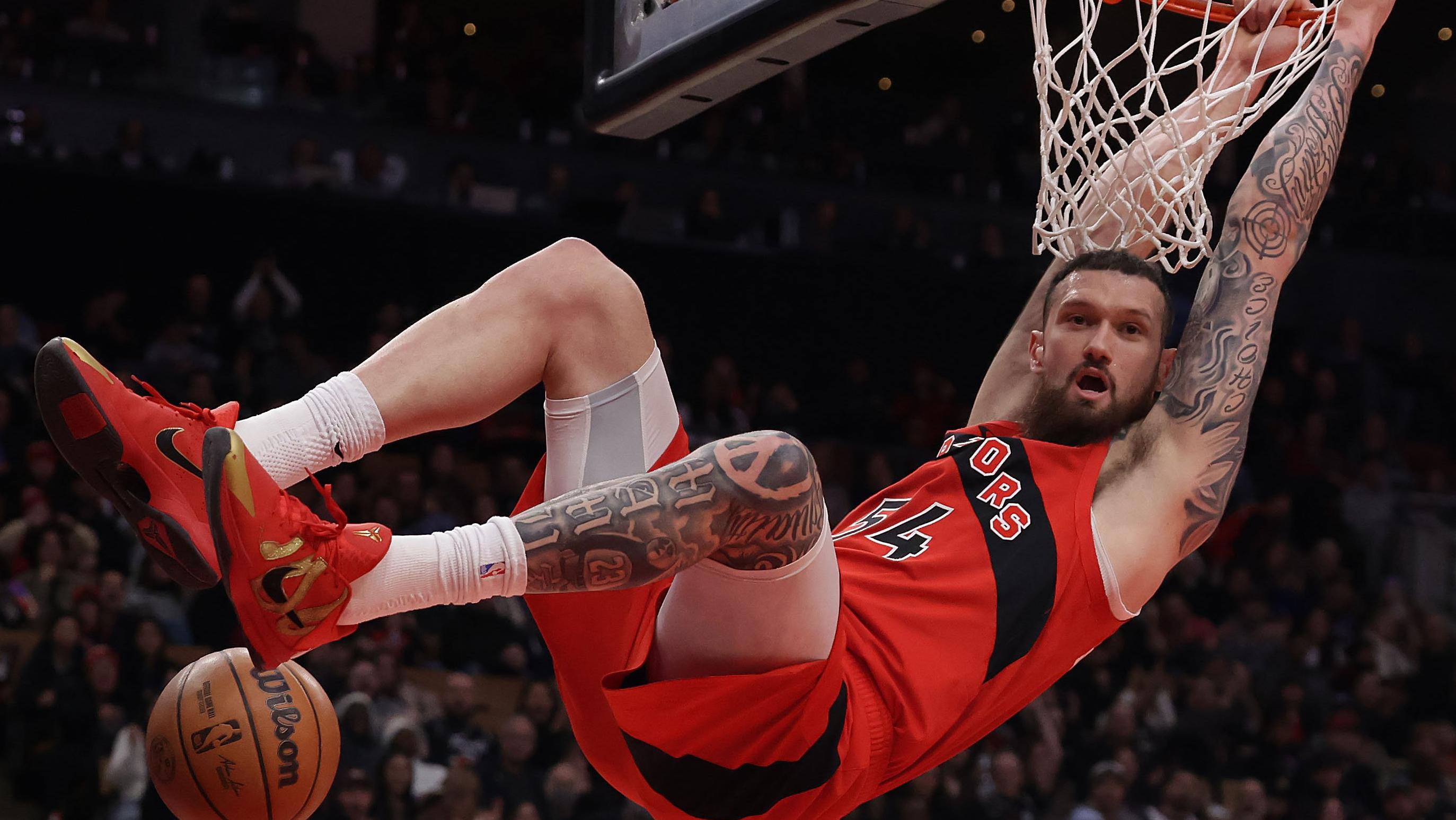 Toronto Raptors play the Indiana Pacers