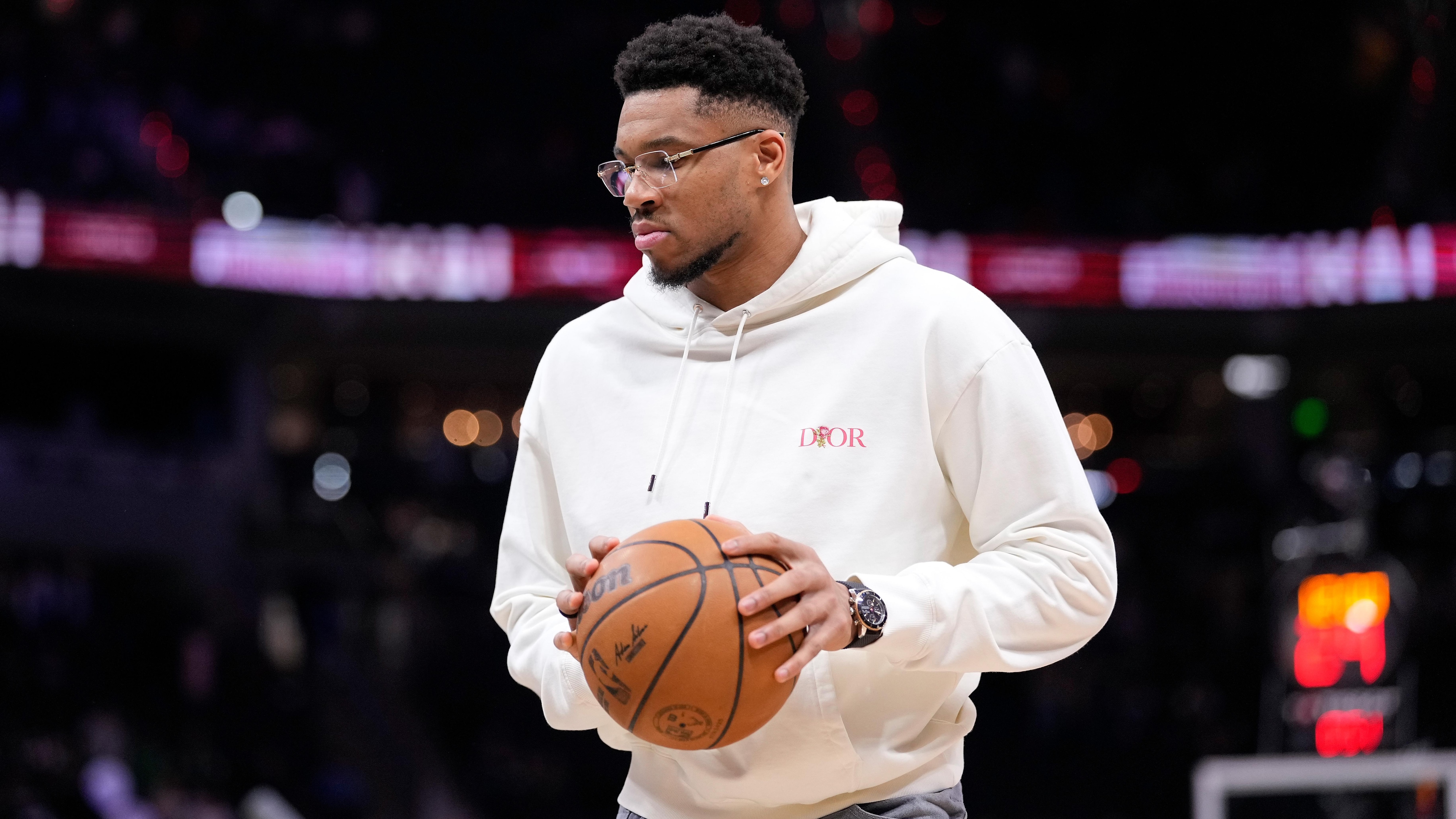 New Orleans Pelicans v Milwaukee Bucks
