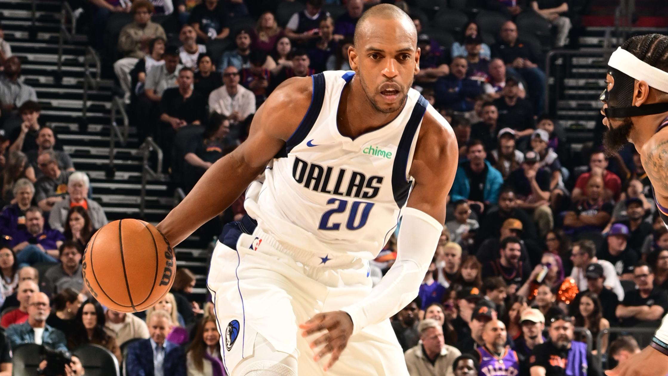 Khris Middleton Declines Buyout, Stays With Dallas Mavericks