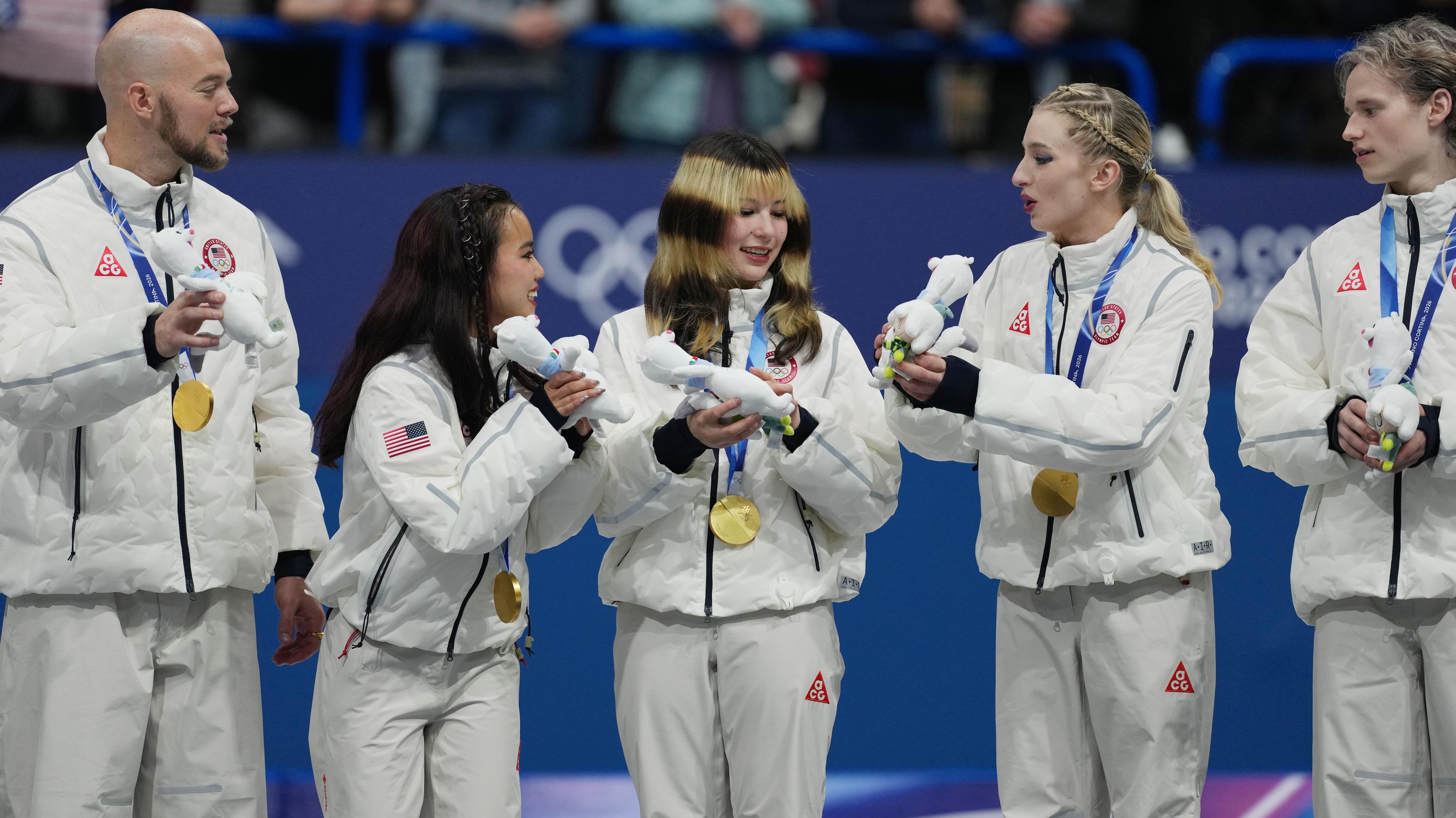 ITALY-MILAN-OLYMPIC WINTER GAMES-FIGURE SKATING TEAM EVENT-AWARDING CEREMONY