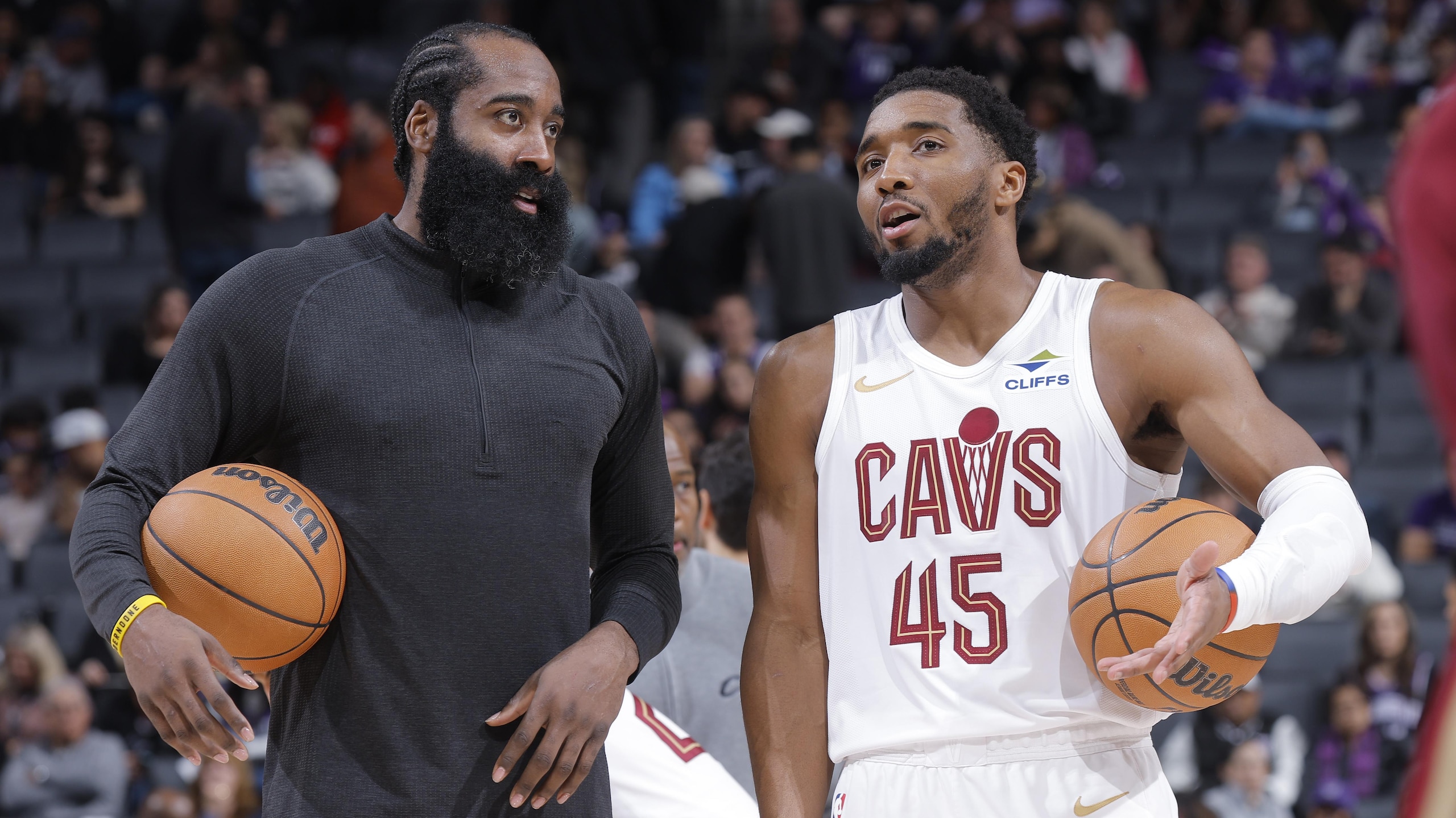 Cleveland Cavaliers v Sacramento Kings