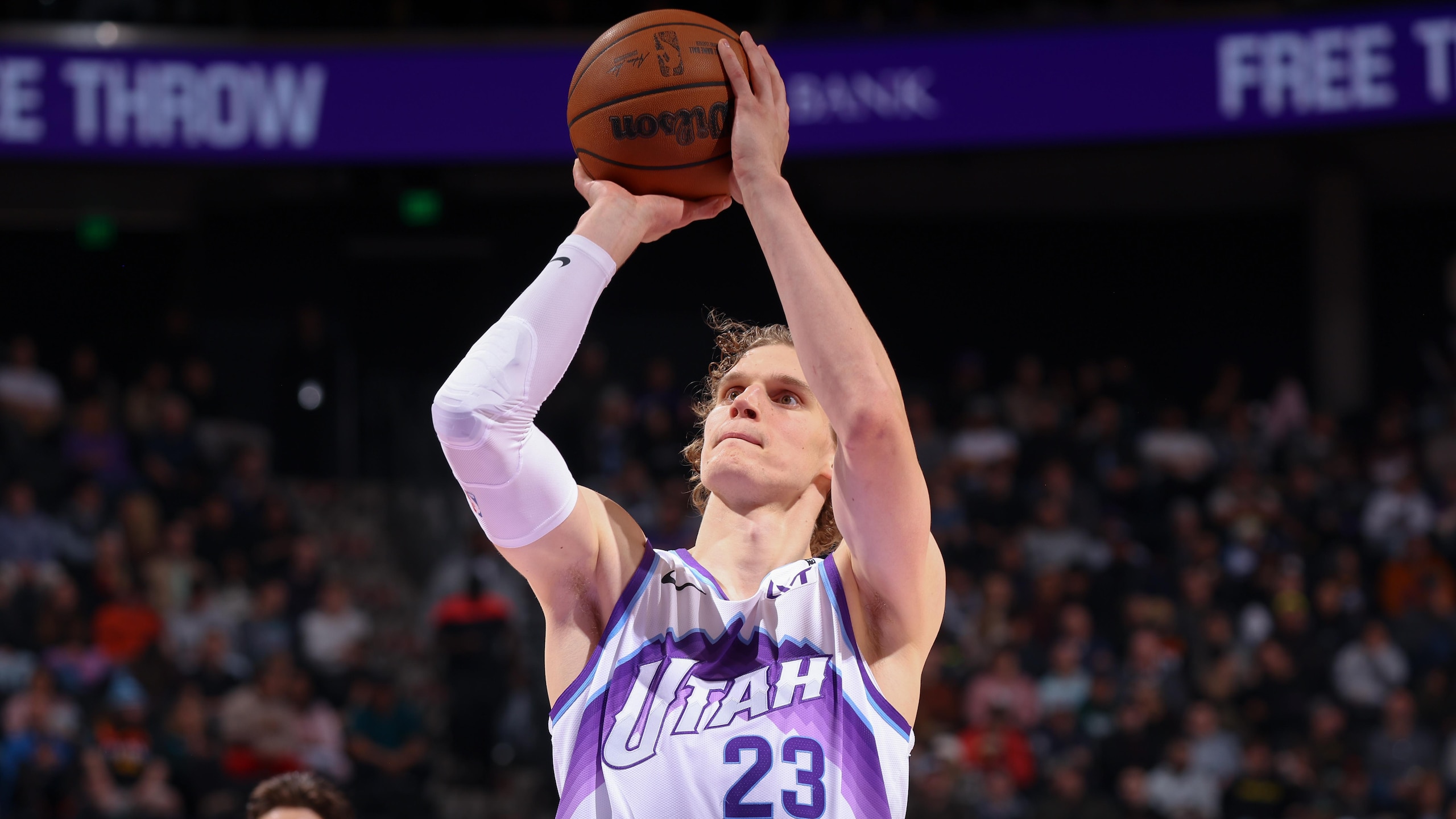 Sacramento Kings v Utah Jazz