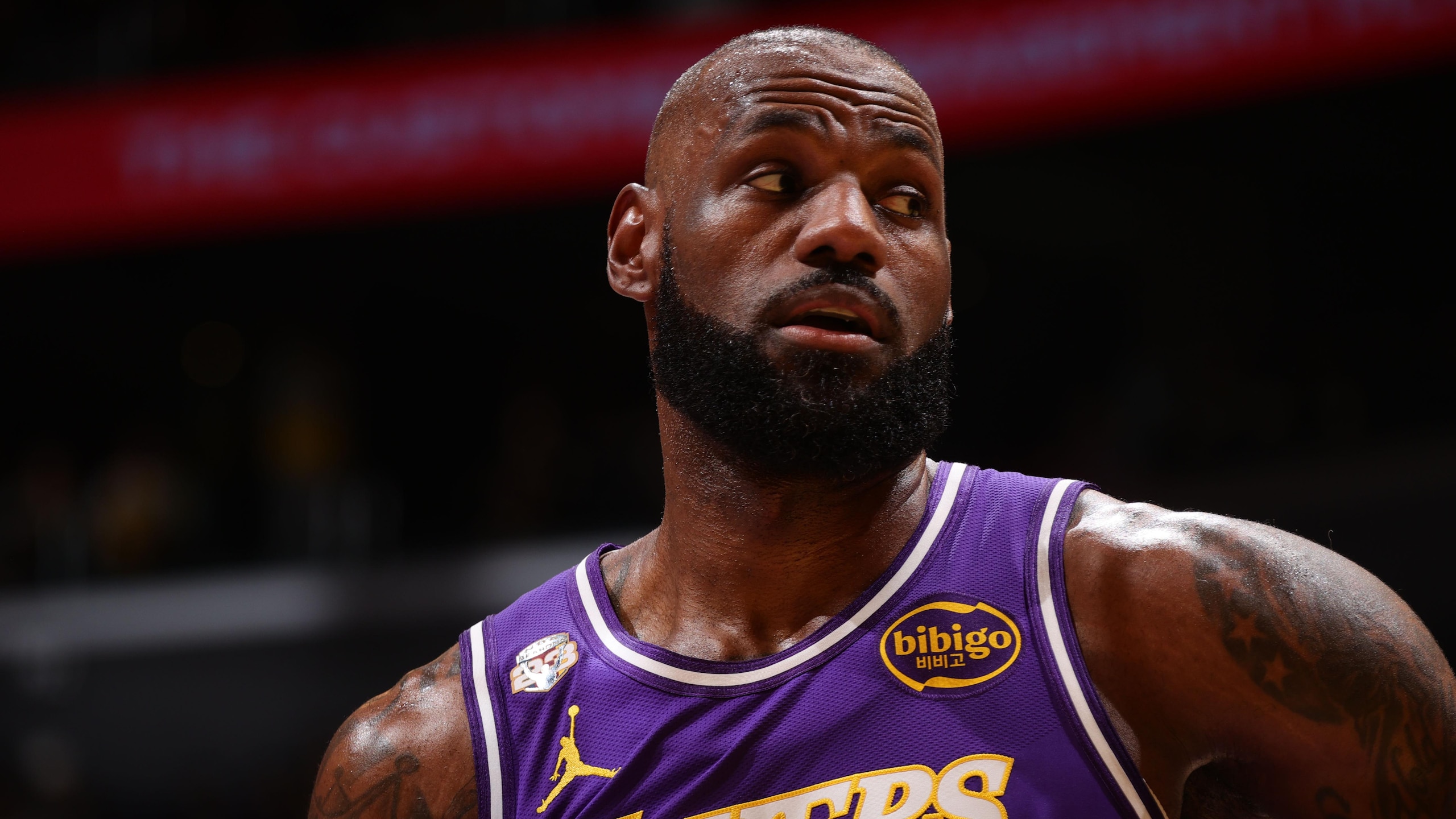 Dallas Mavericks v Los Angeles Lakers