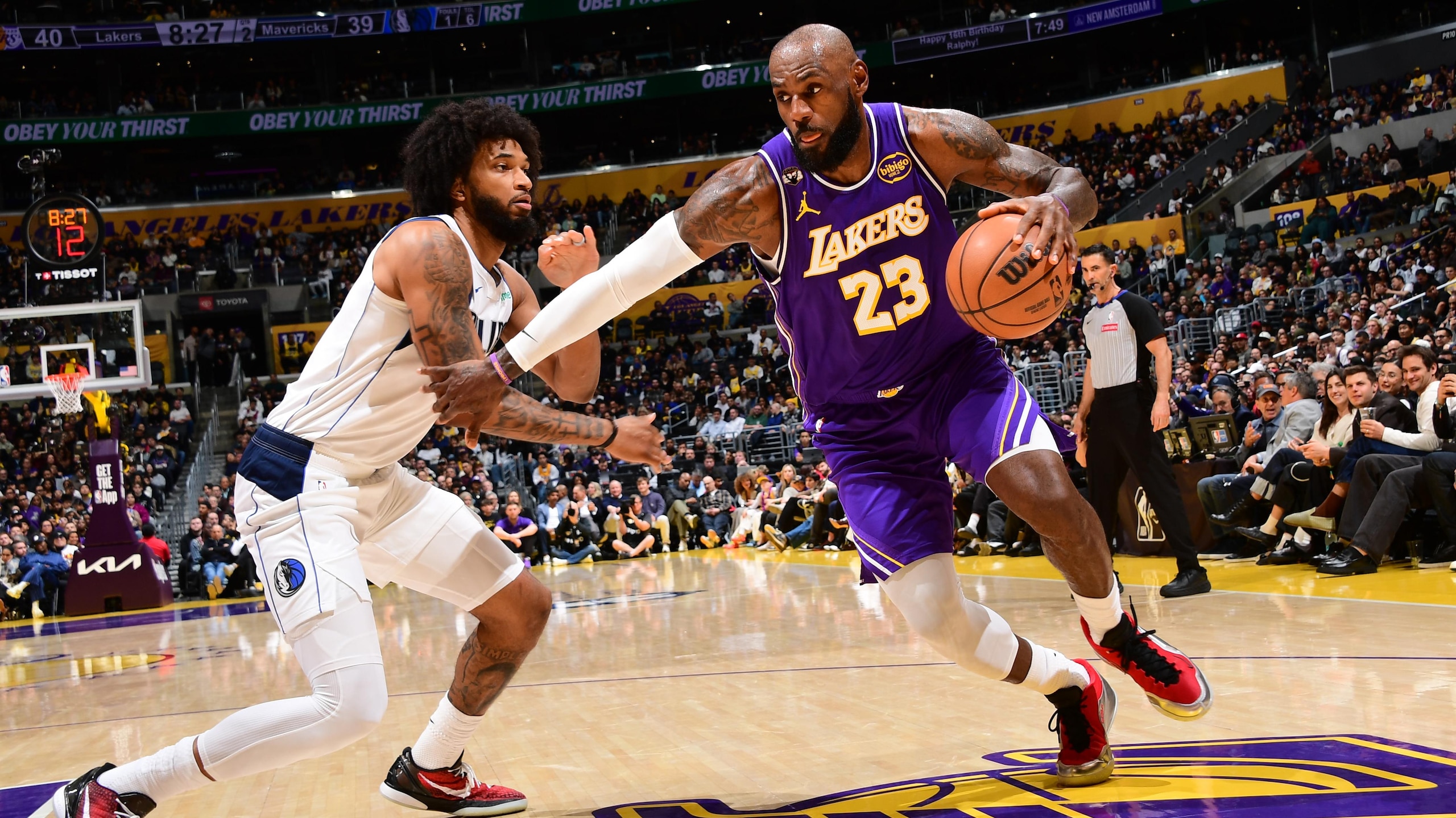 Dallas Mavericks v Los Angeles Lakers