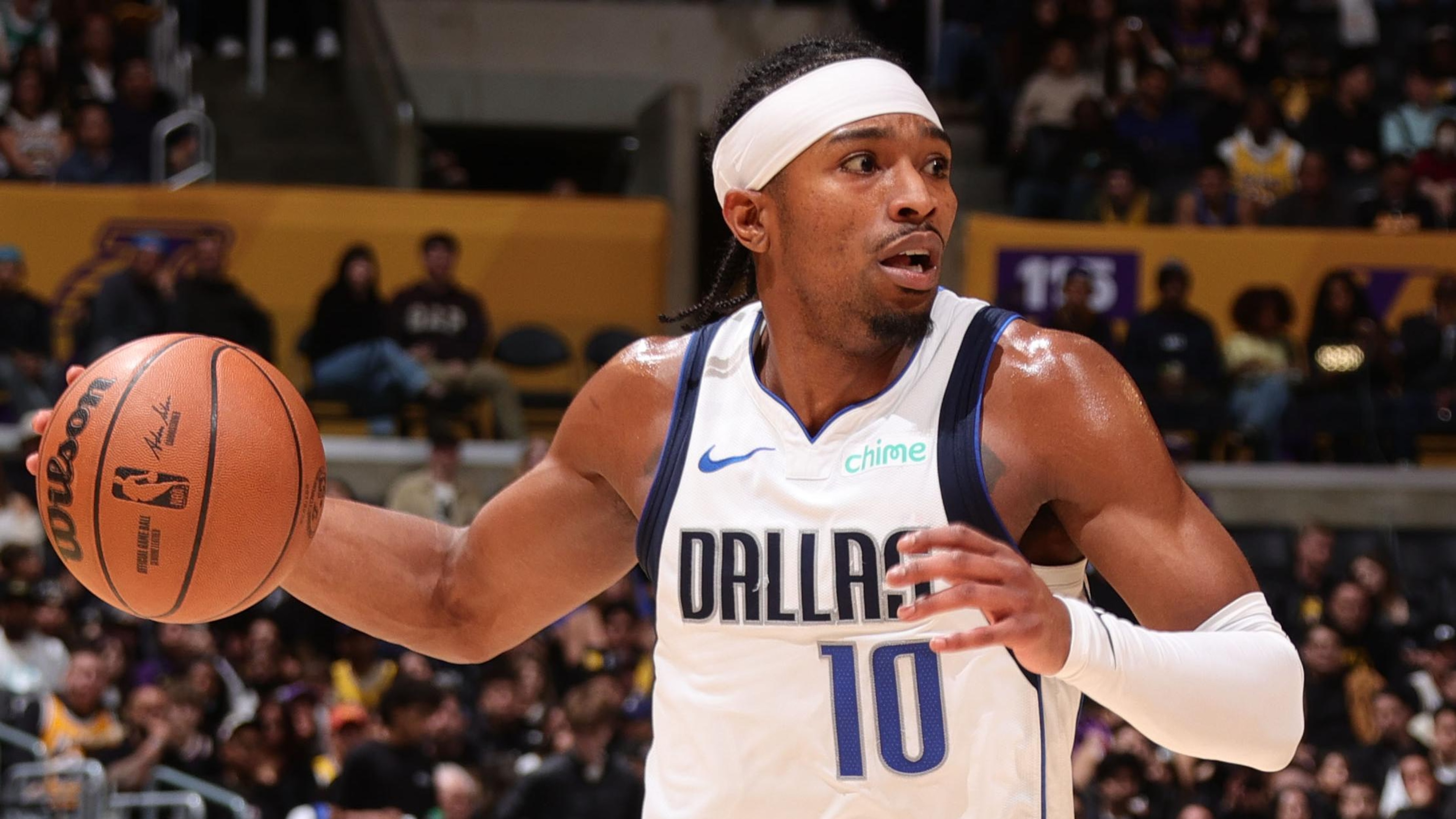 Dallas Mavericks v Los Angeles Lakers Dallas Mavericks v Los Angeles Lakers