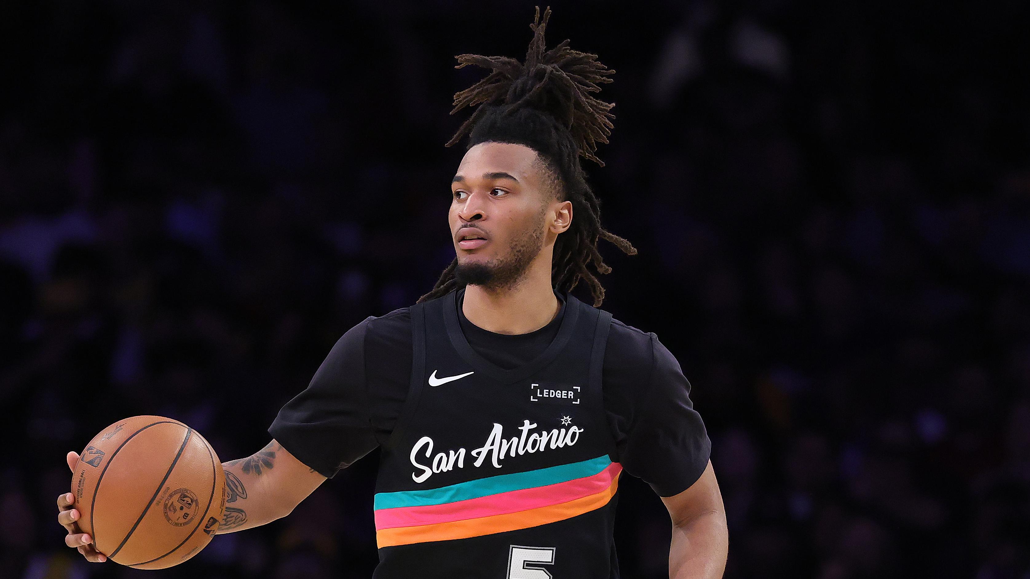 San Antonio Spurs v Los Angeles Lakers