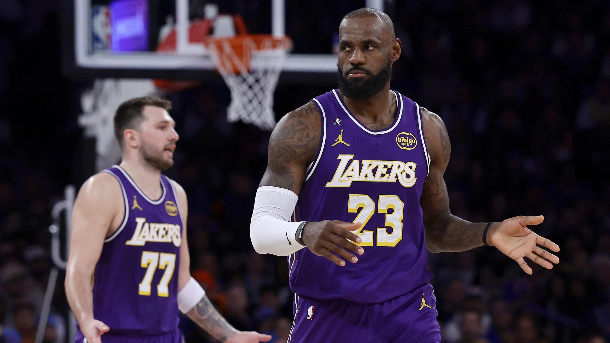 Los Angeles Lakers v New York Knicks