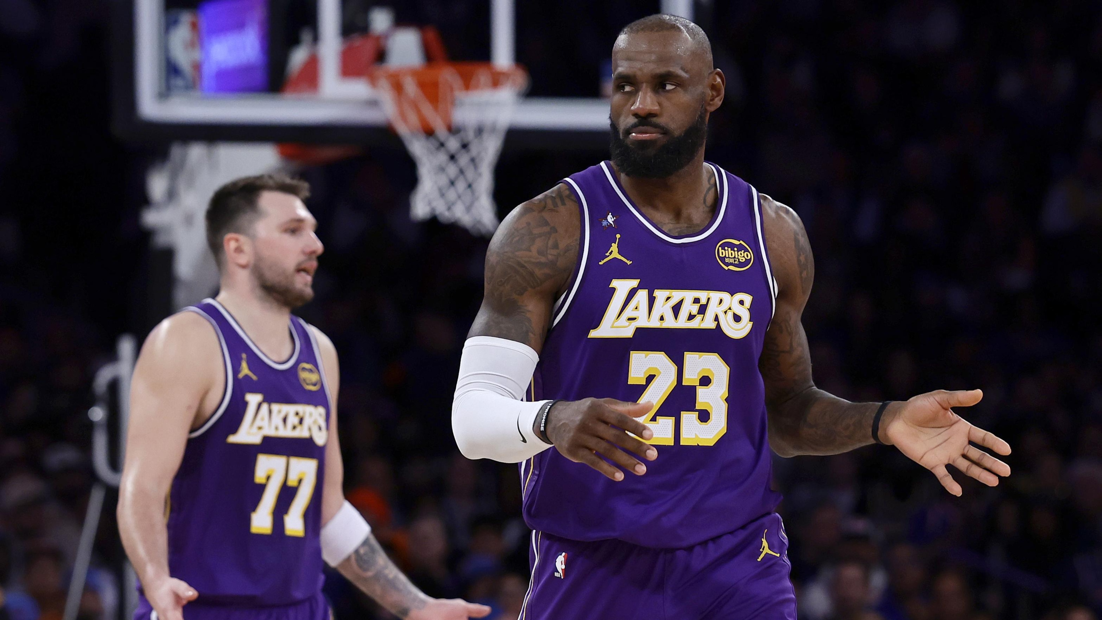 Los Angeles Lakers v New York Knicks