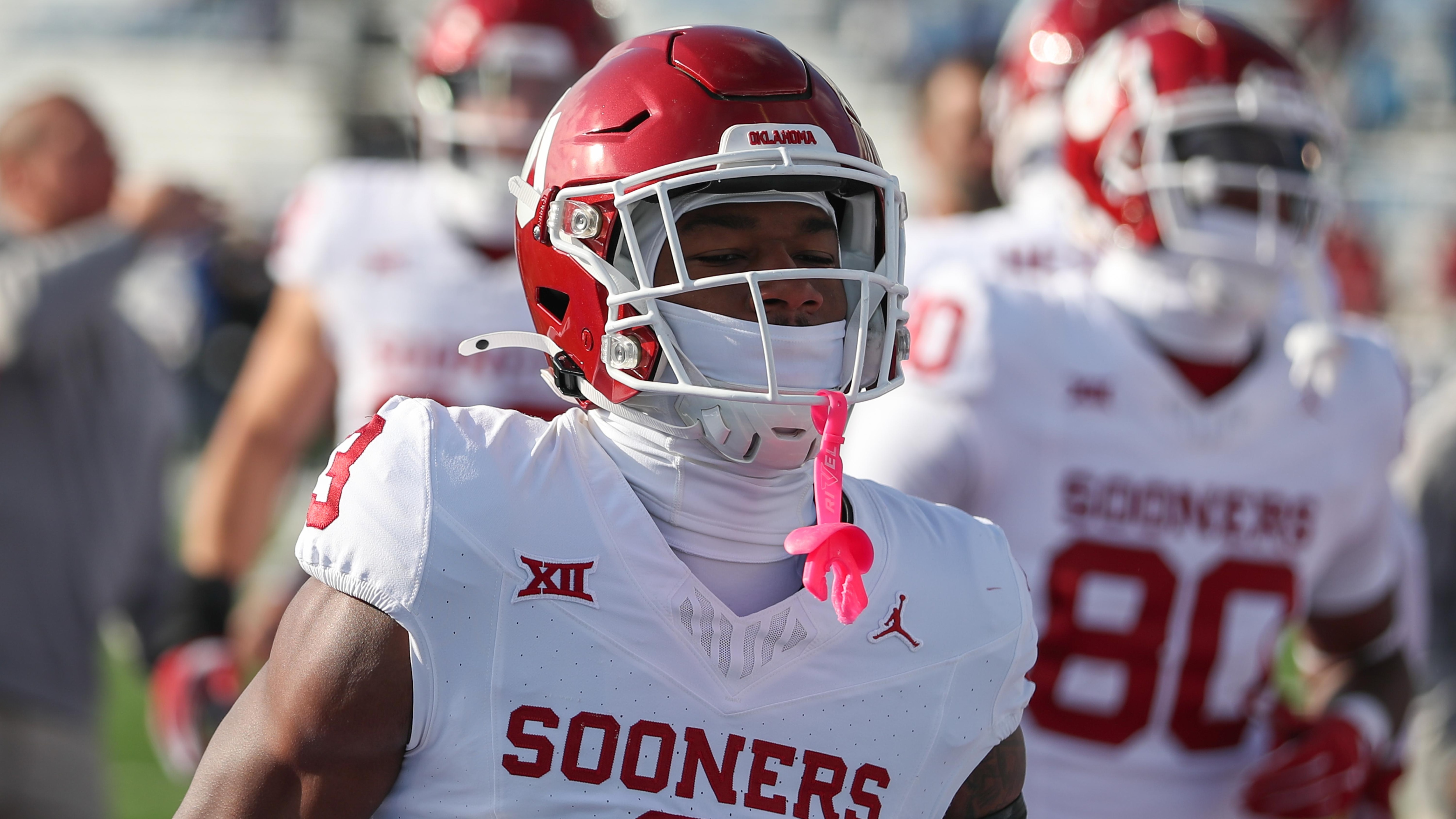 COLLEGE FOOTBALL: OCT 28 Oklahoma at Kansas