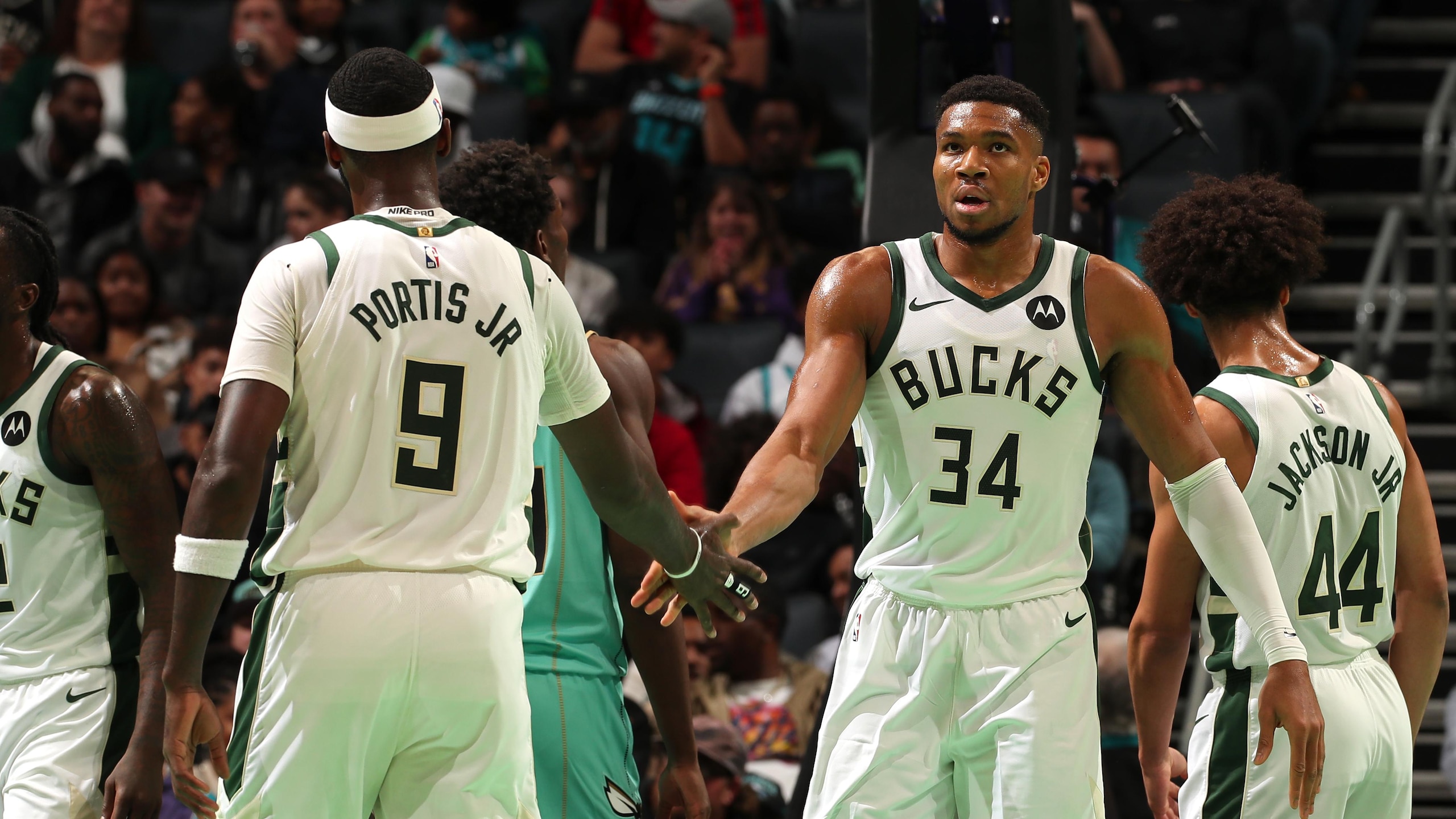 Milwaukee Bucks v Charlotte Hornets