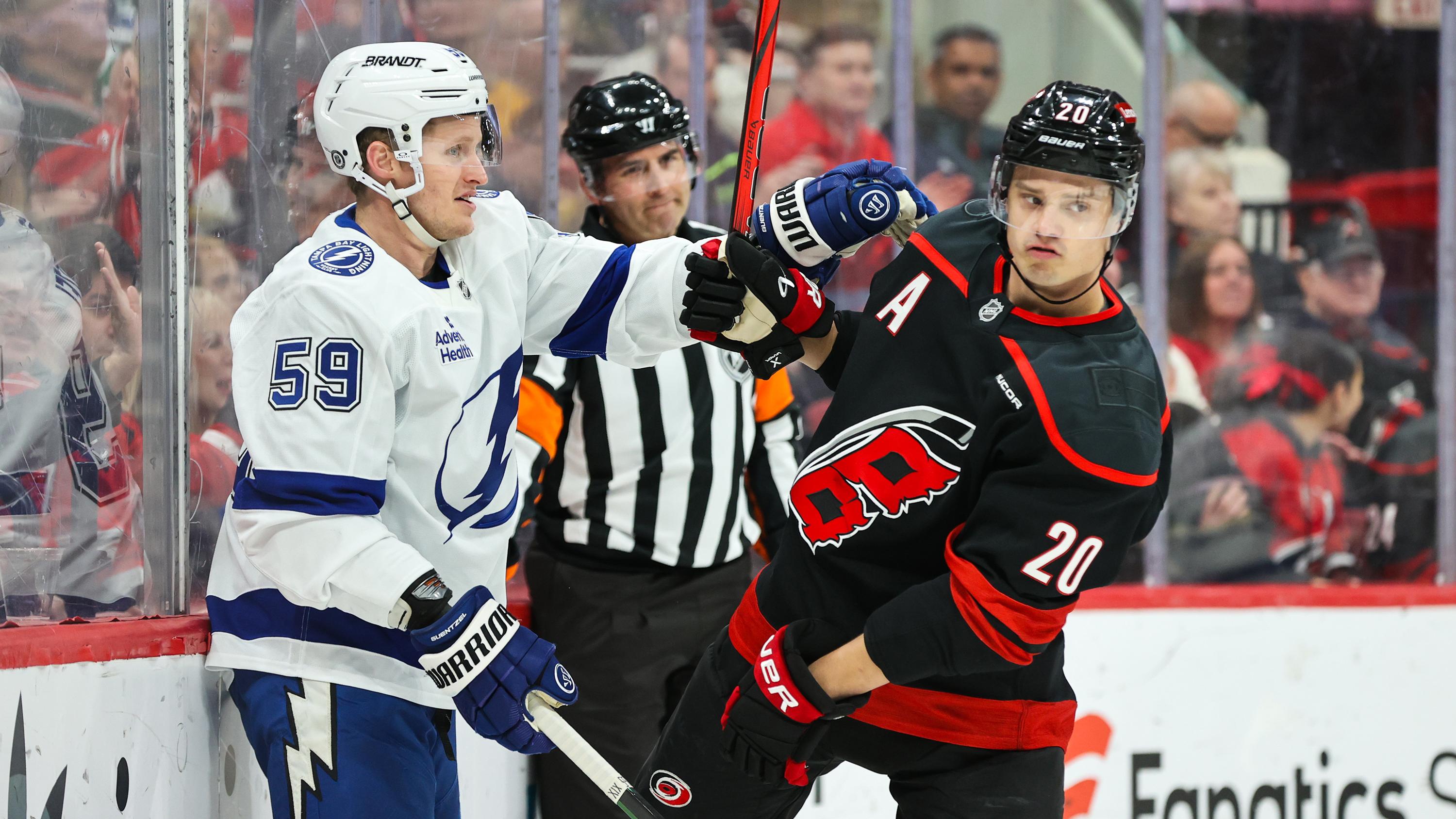 Tampa Bay Lightning s v Carolina Hurricanes