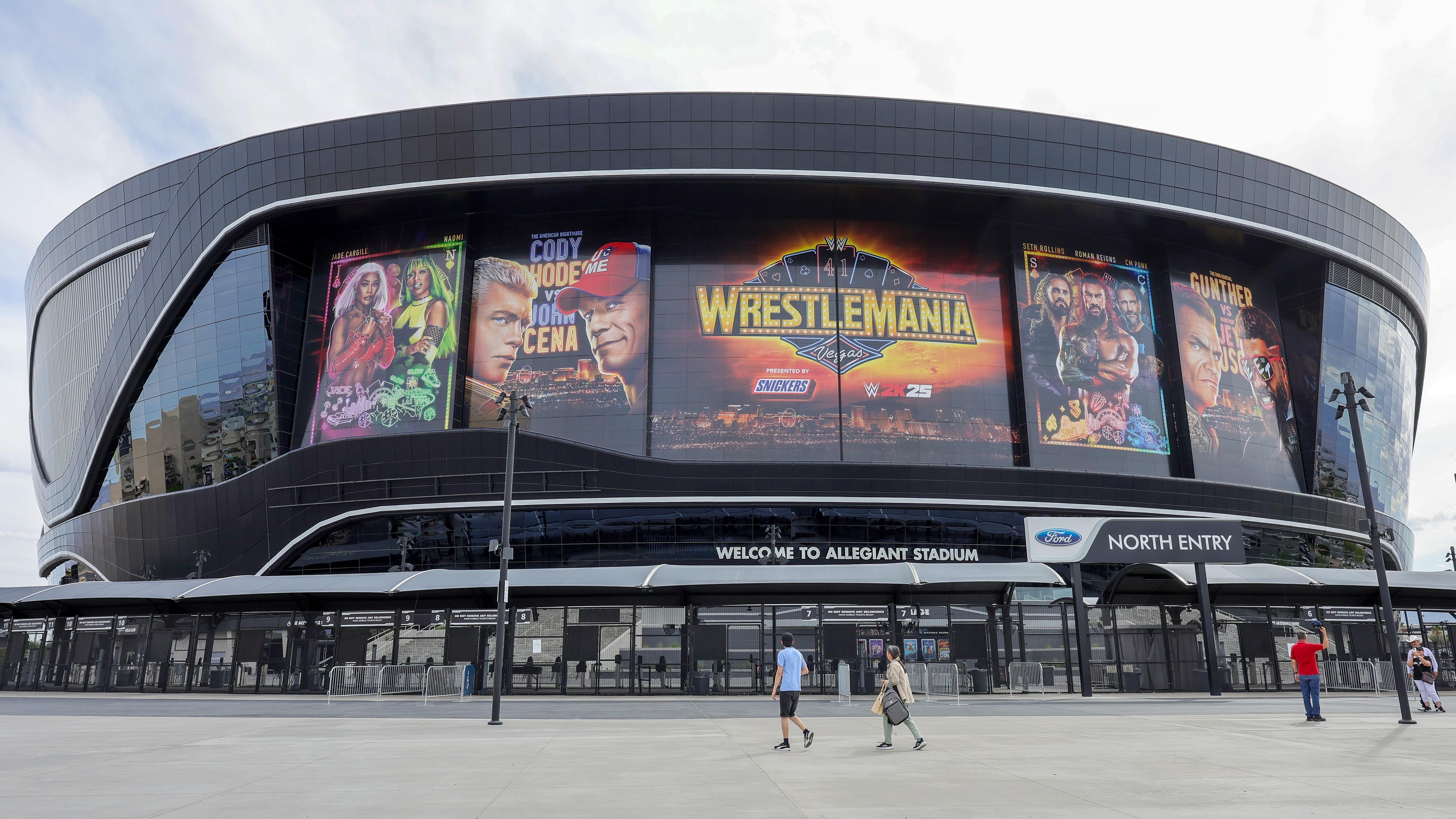 WrestleMania 41 - Previews