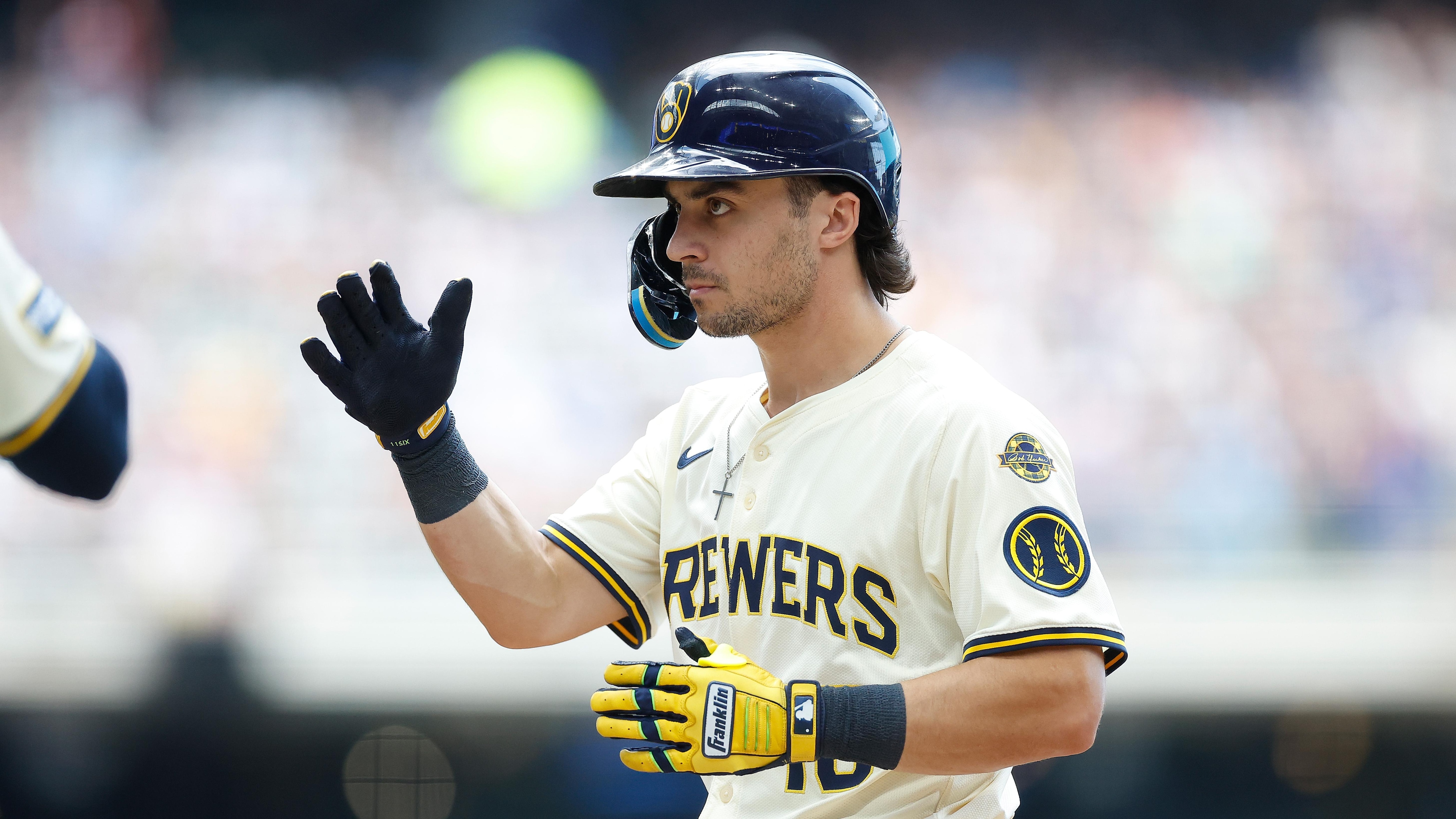 Pittsburgh Pirates v Milwaukee Brewers