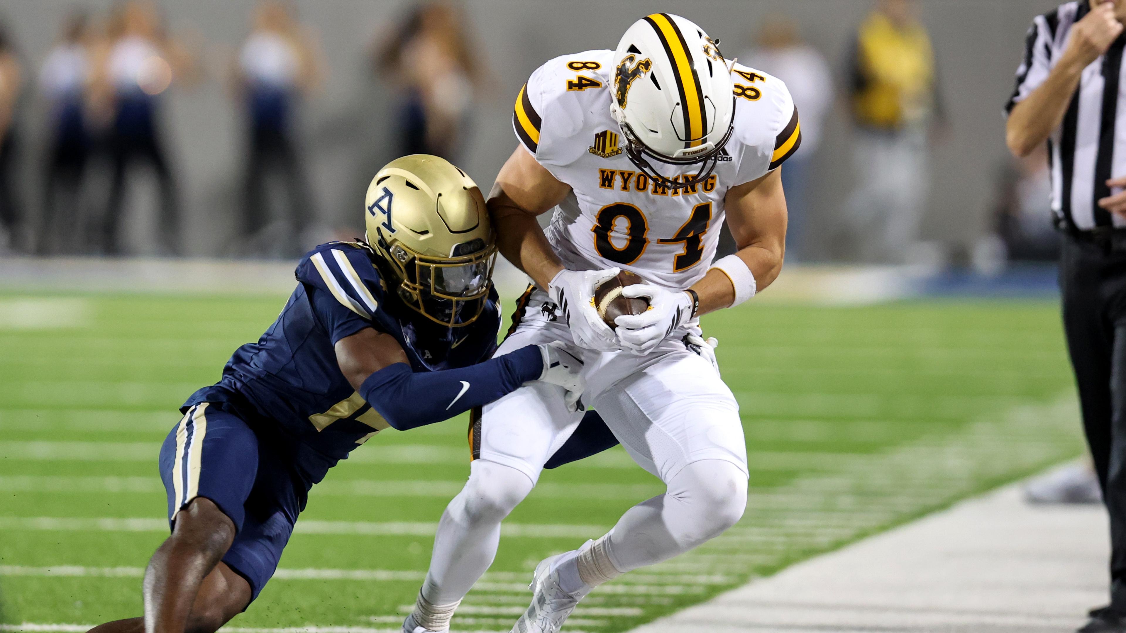 COLLEGE FOOTBALL: AUG 28 Wyoming at Akron