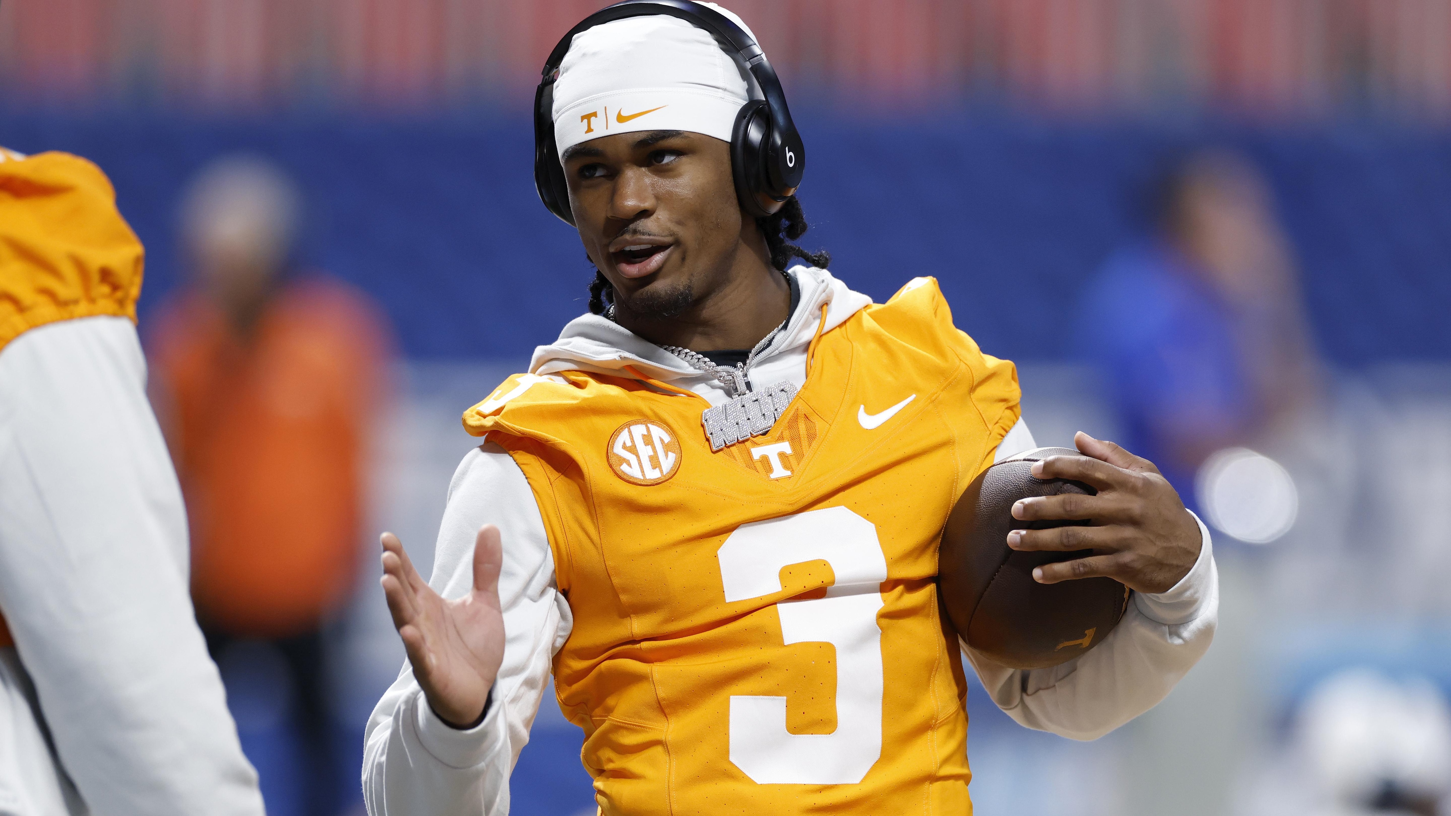 COLLEGE FOOTBALL: AUG 30 AFLAC Kickoff Game Syracuse vs Tennessee