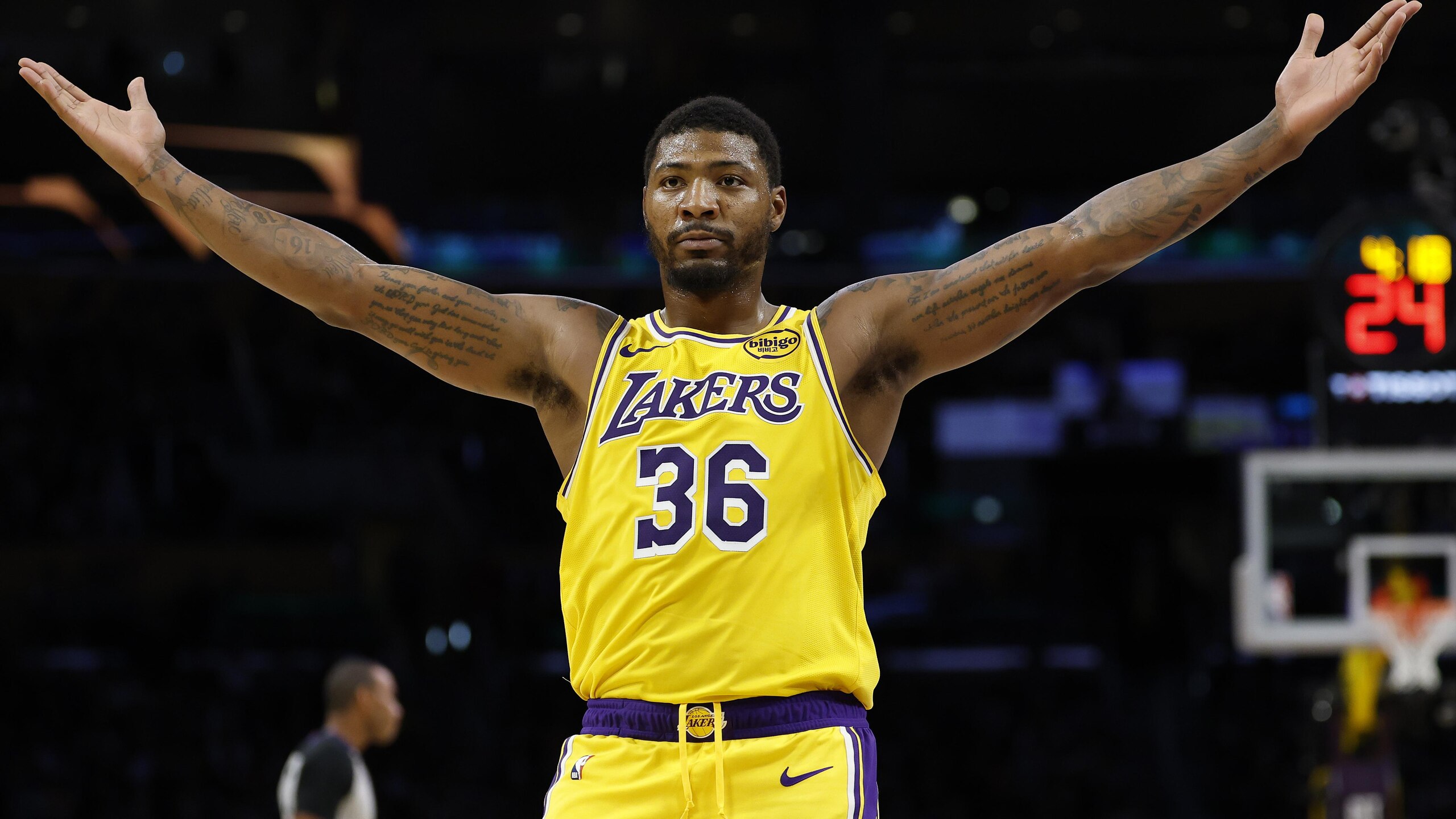 Golden State Warriors v Los Angeles Lakers