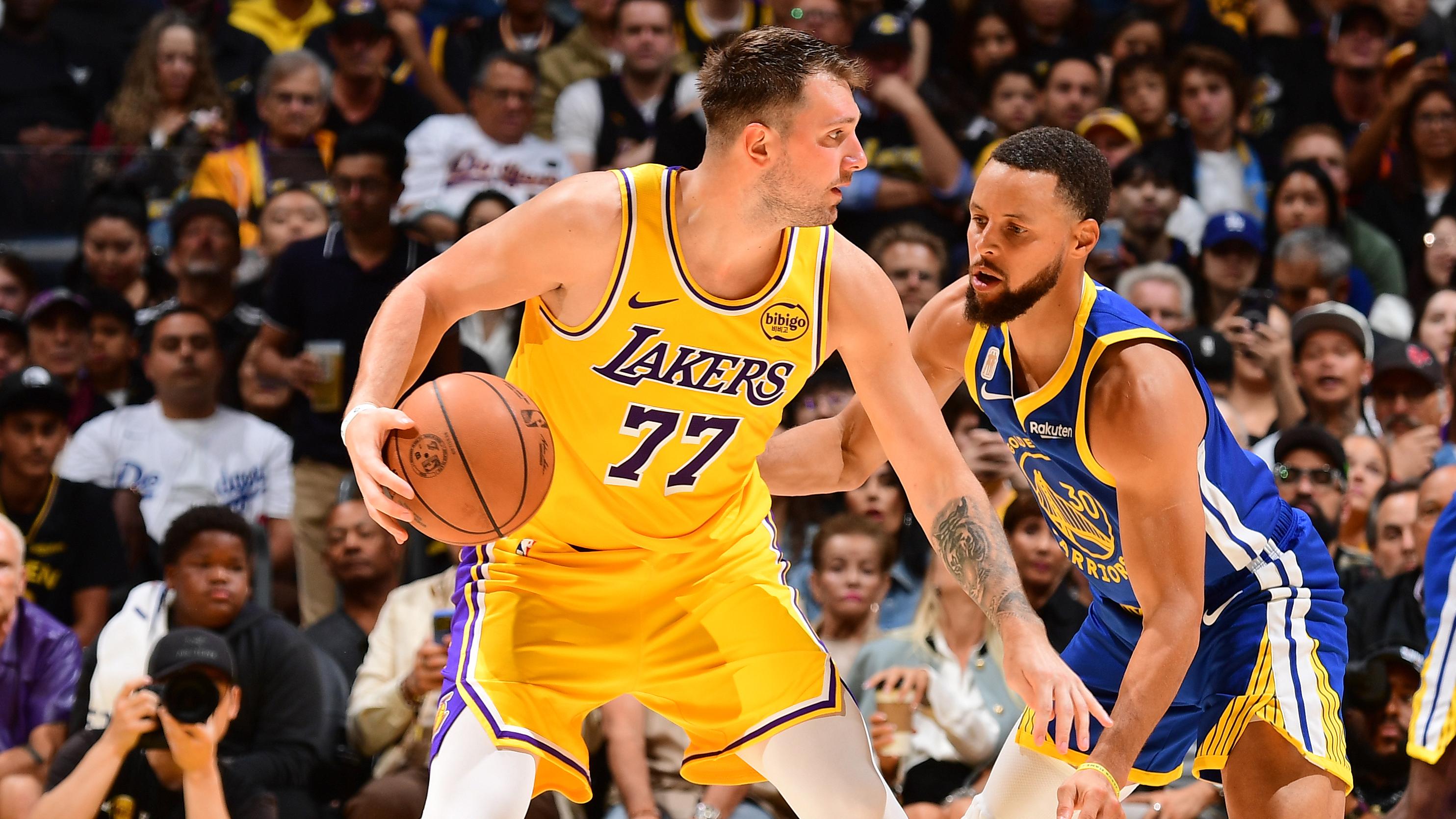 Golden State Warriors v Los Angeles Lakers