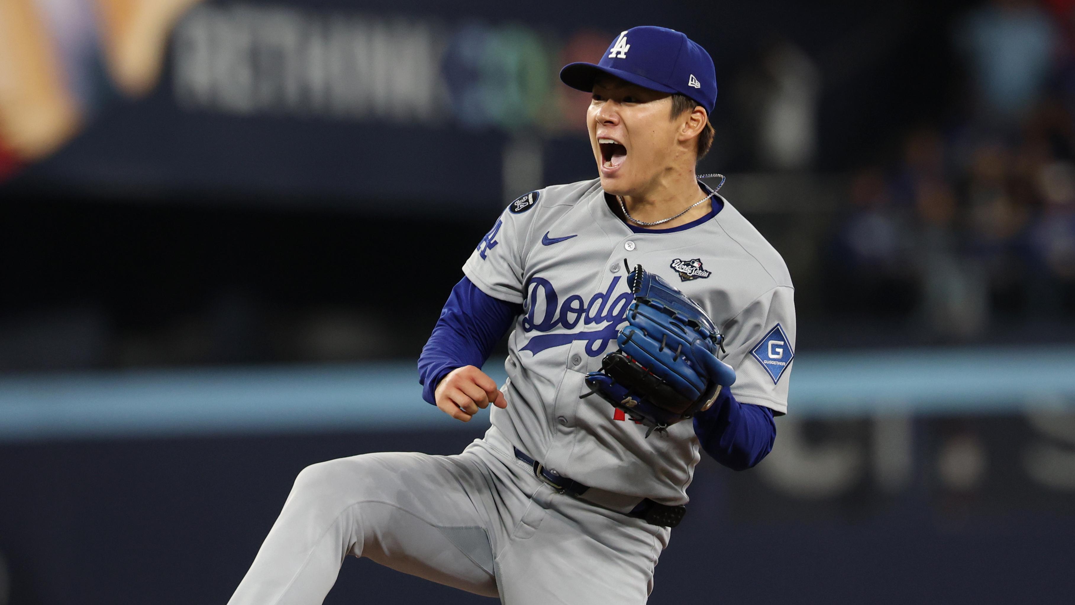 Dodgers and Blue Jays in game 6 of the world series at Rogers Centre.