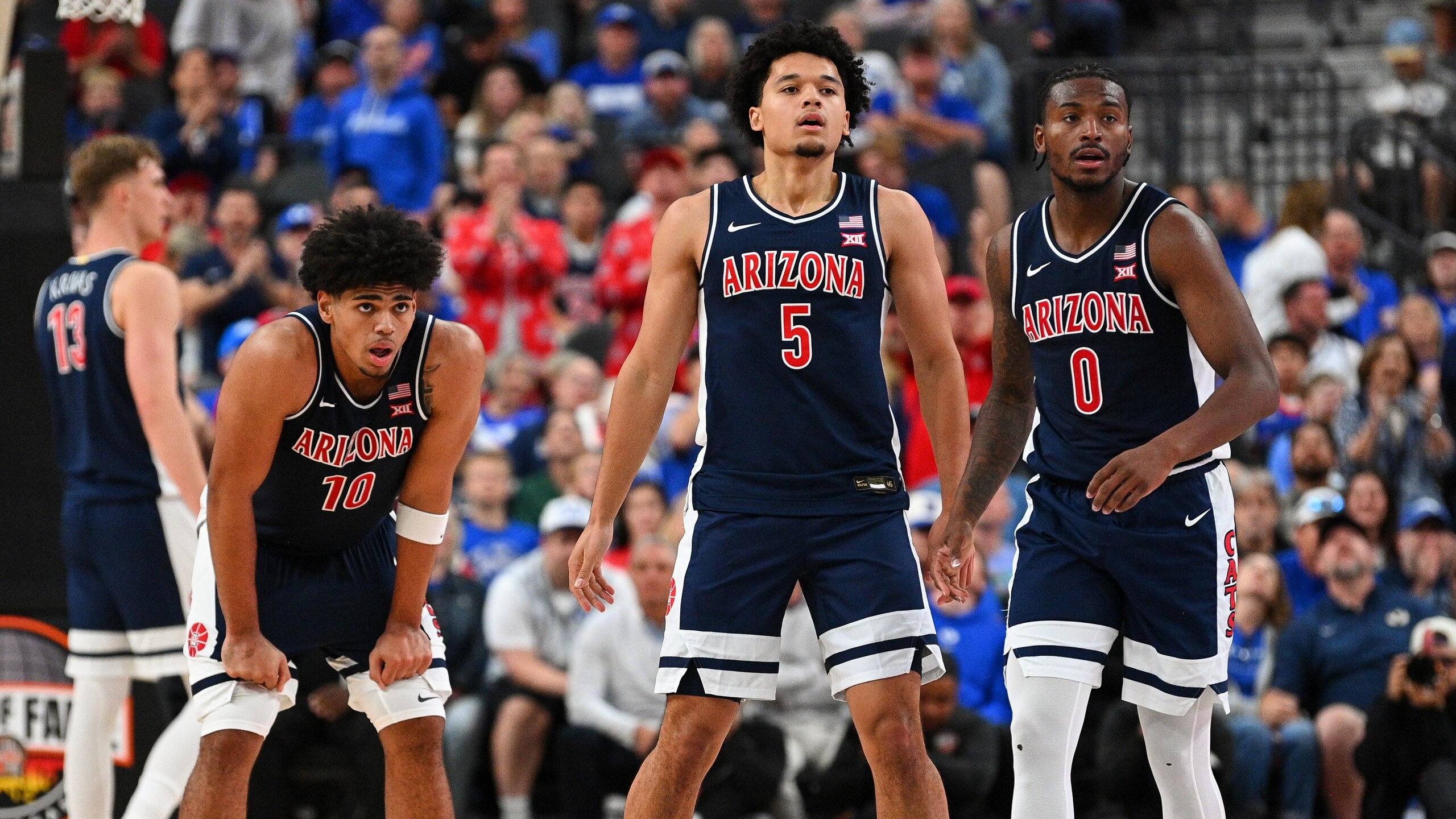 COLLEGE BASKETBALL: NOV 03 Hall of Fame Series Arizona vs Florida