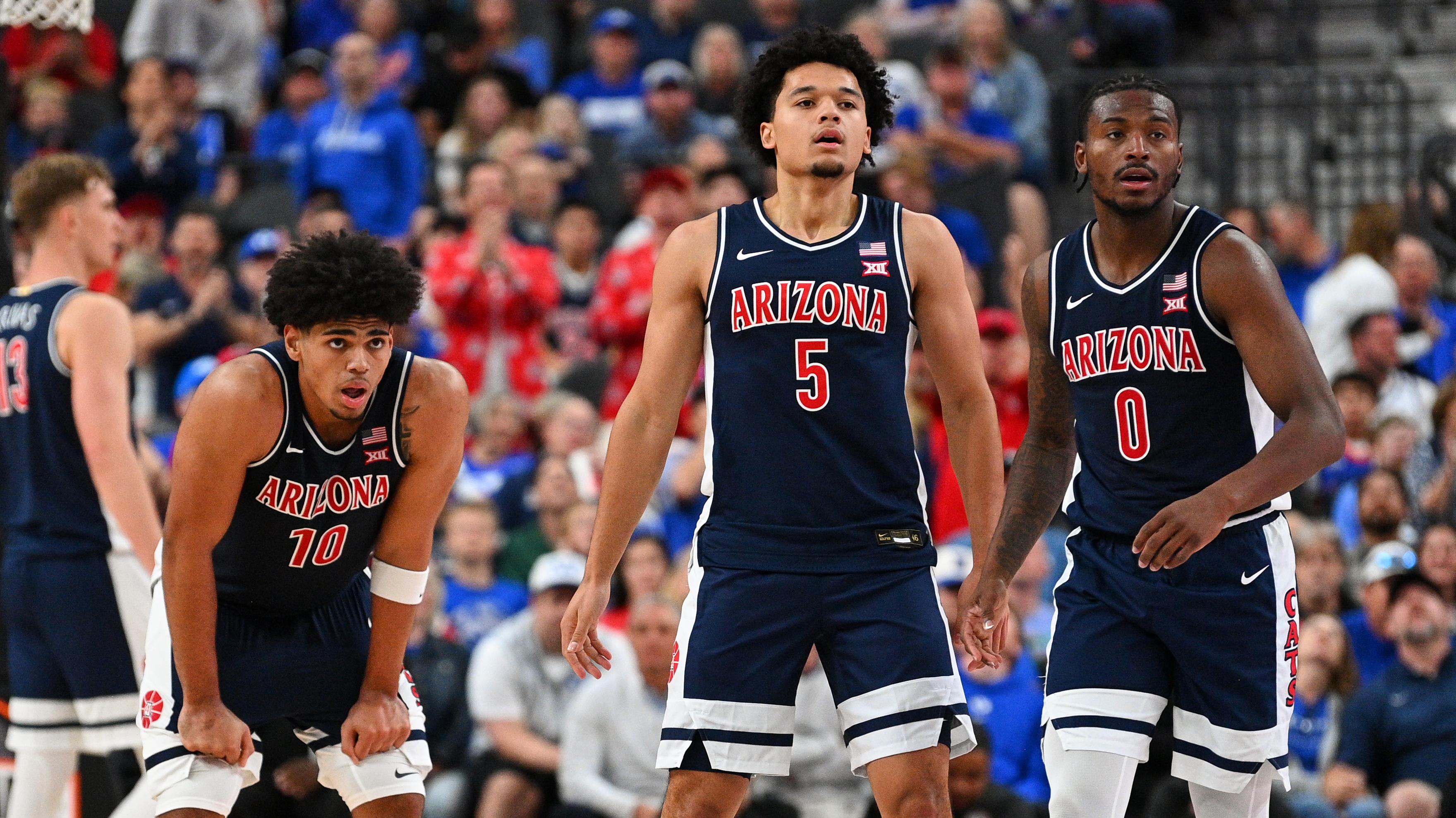 COLLEGE BASKETBALL: NOV 03 Hall of Fame Series Arizona vs Florida