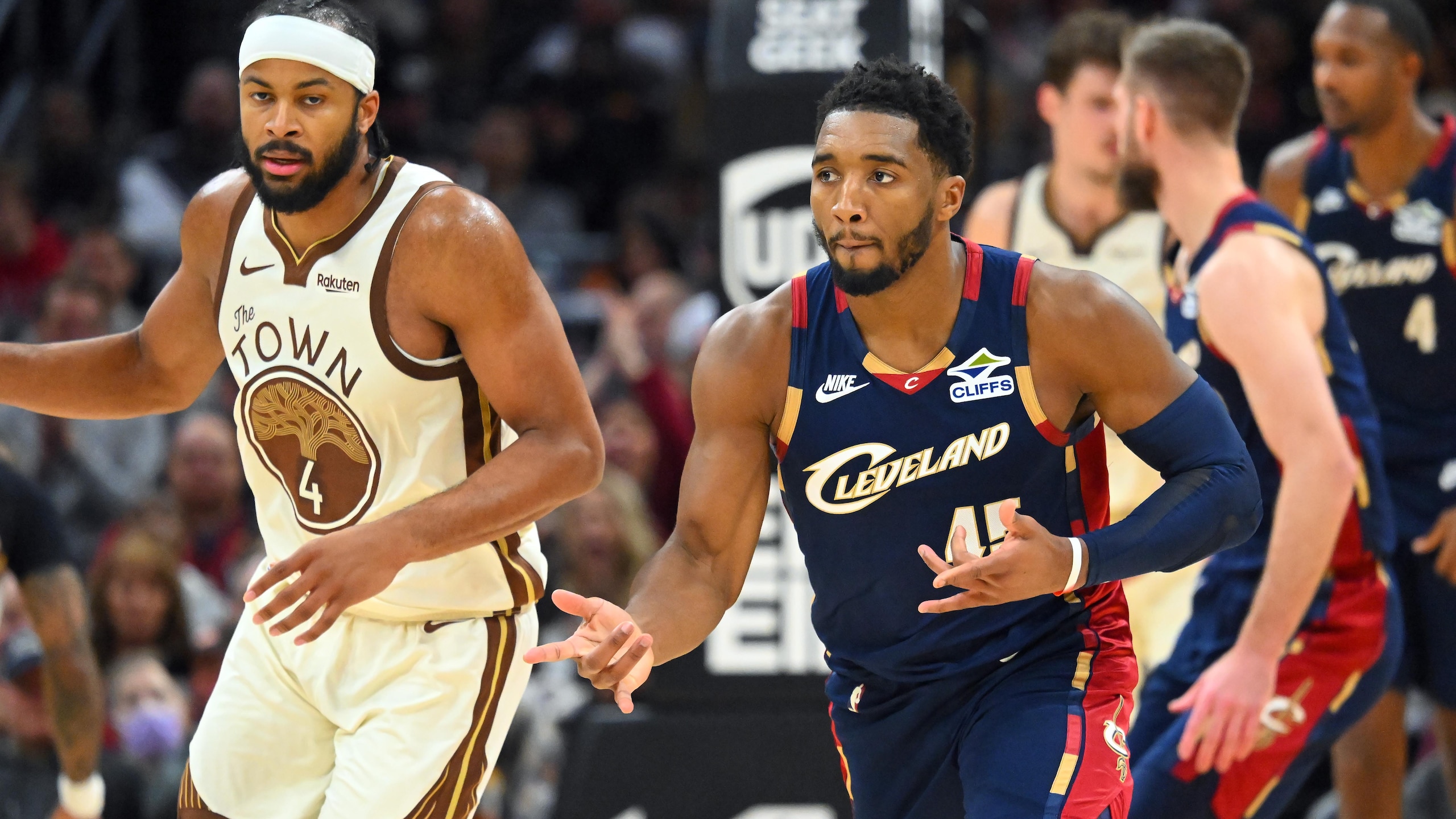 Golden State Warriors v Cleveland Cavaliers Golden State Warriors v Cleveland Cavaliers