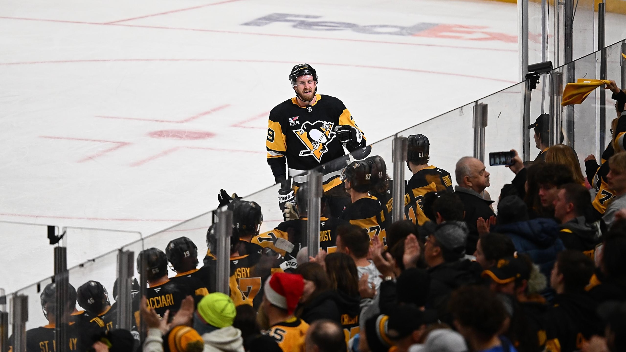 Carolina Hurricanes v Pittsburgh Penguins