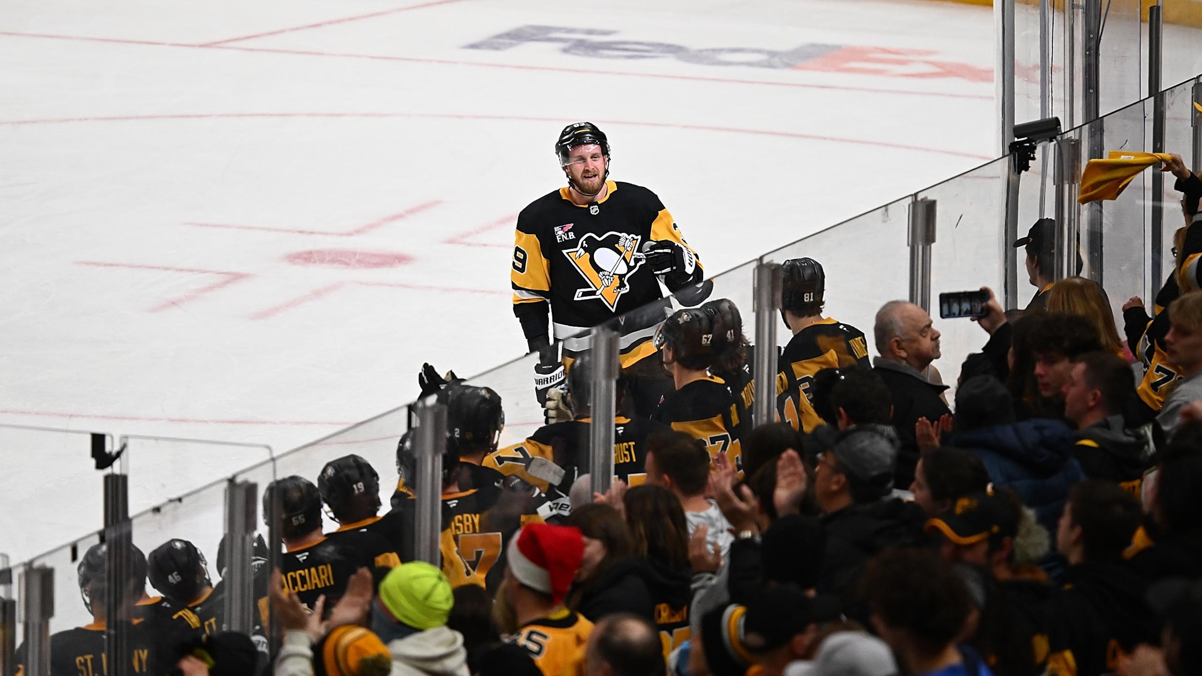 Carolina Hurricanes v Pittsburgh Penguins