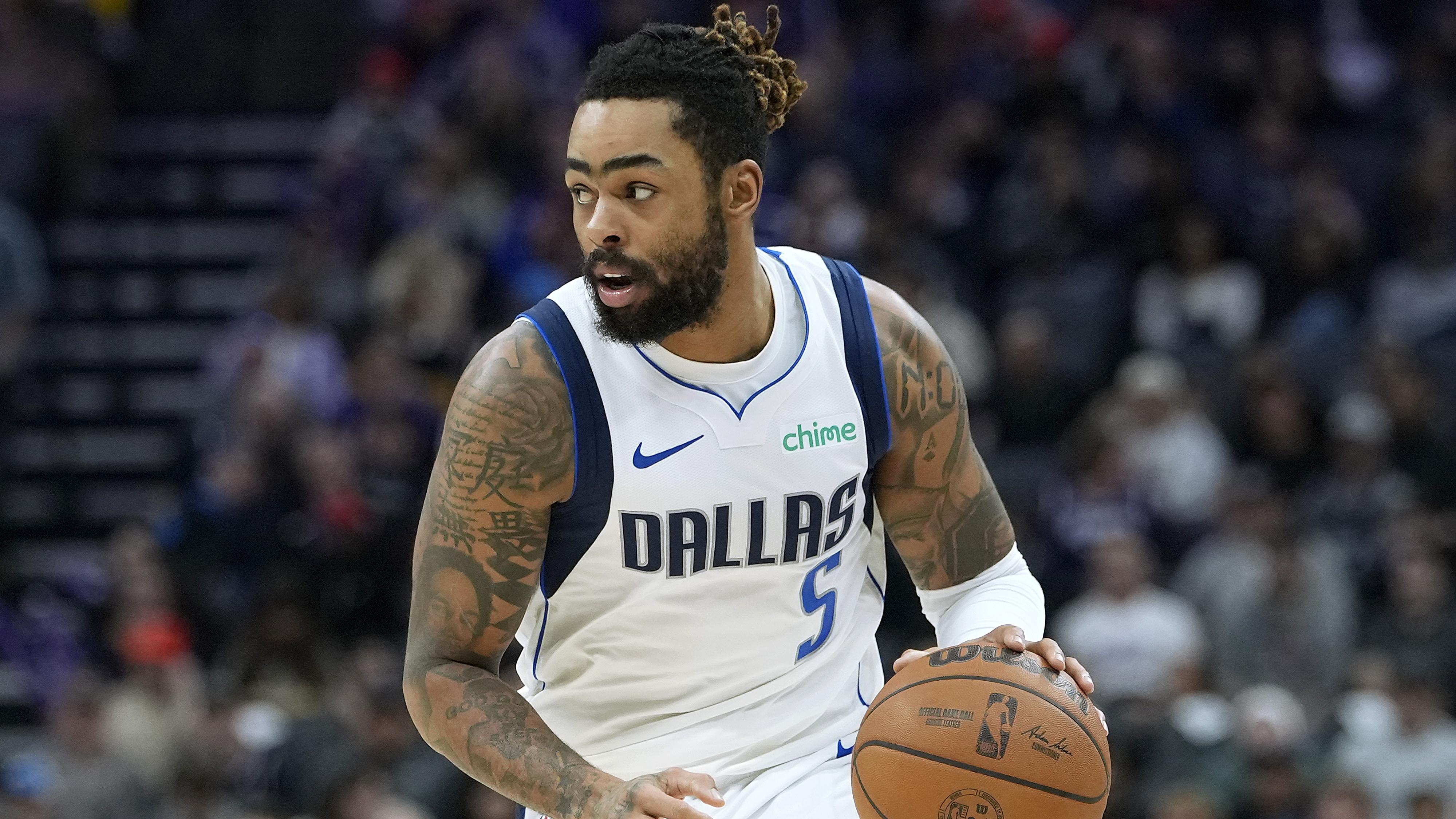 Dallas Mavericks v Sacramento Kings