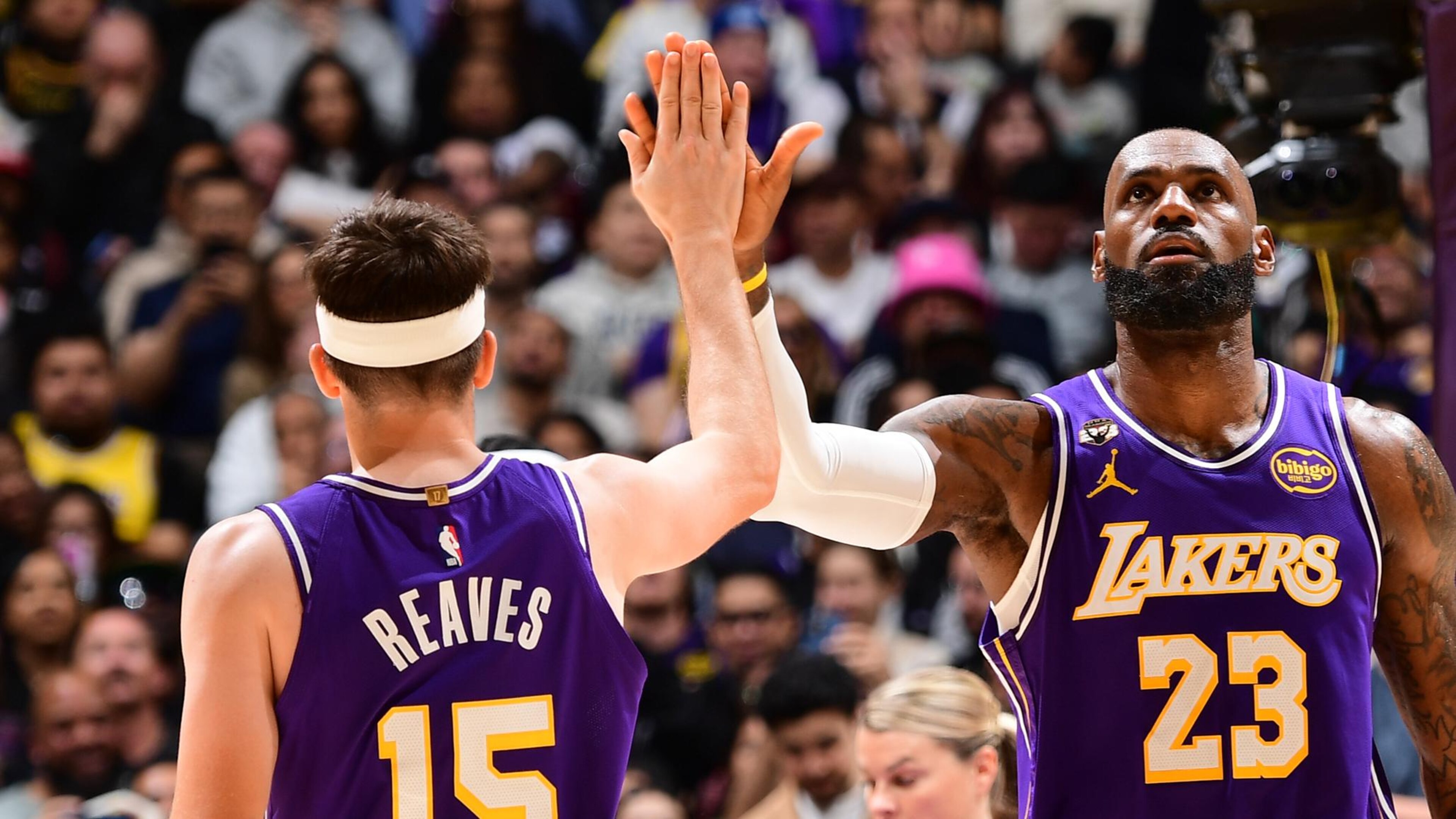 Philadelphia 76ers v Los Angeles Lakers