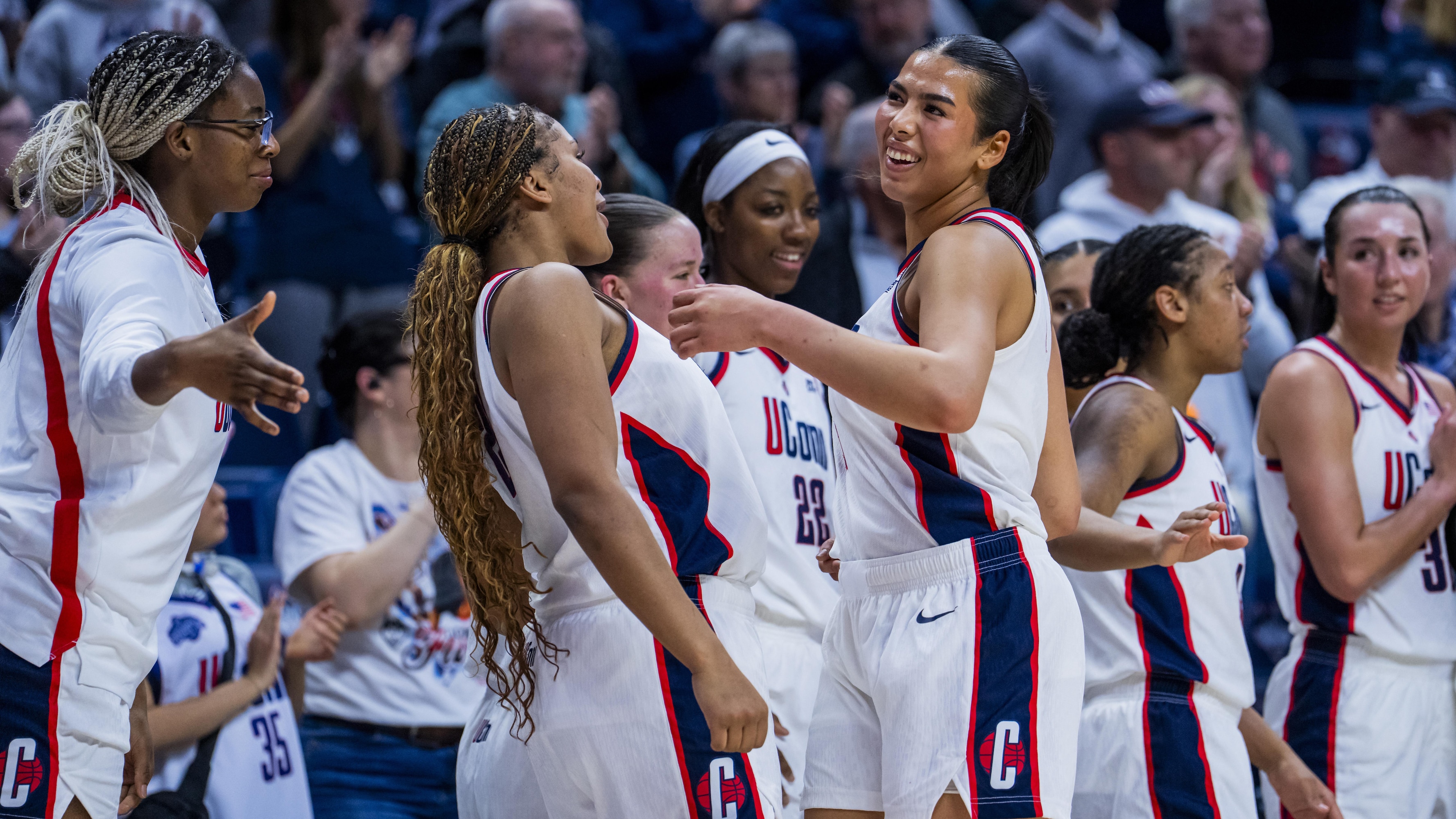 UConn, UCLA Among 1 Seeds in Early 2026 NCAA Women's Tournament Bracket Preview