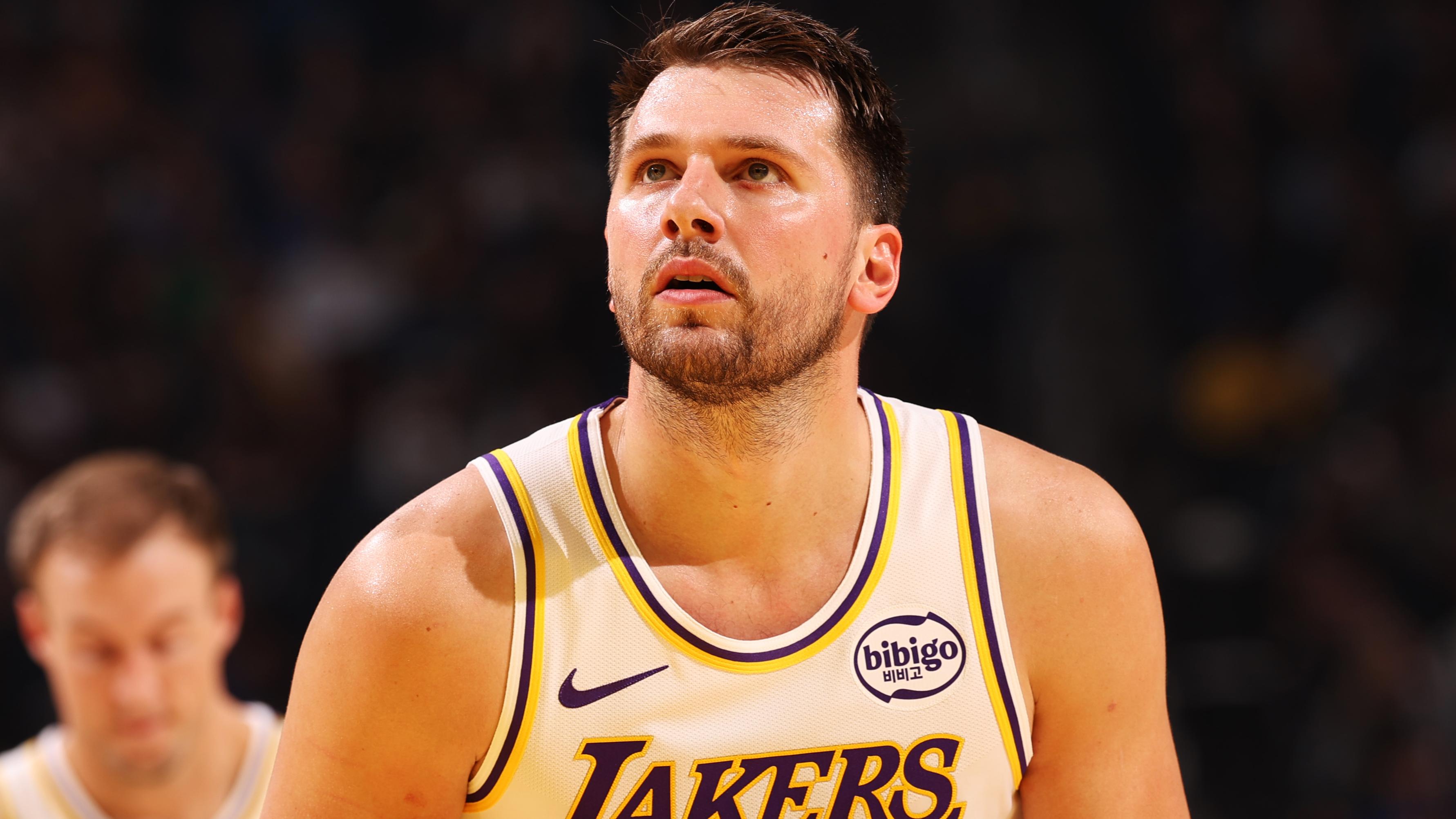 Los Angeles Lakers v Golden State Warriors