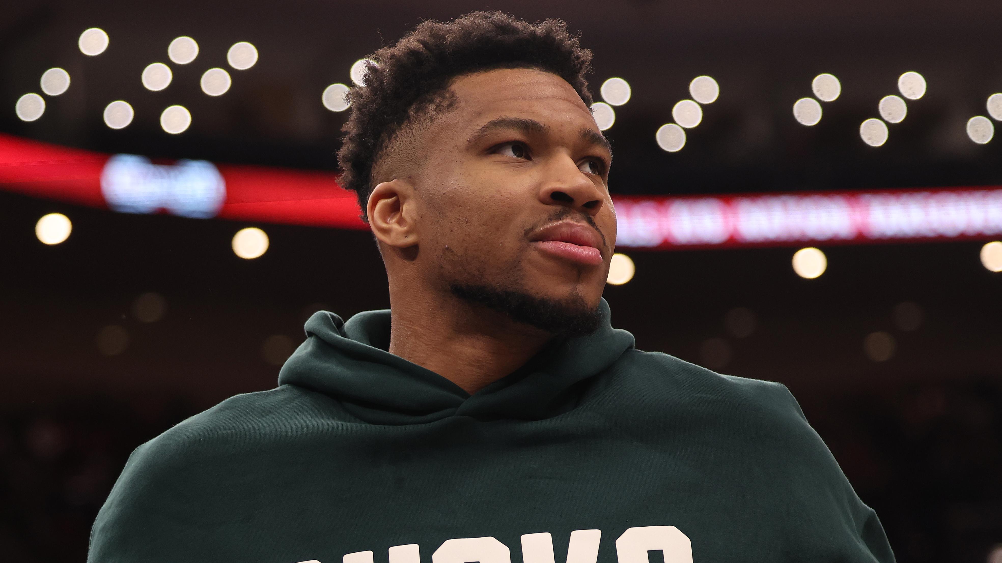 Milwaukee Bucks v Chicago Bulls