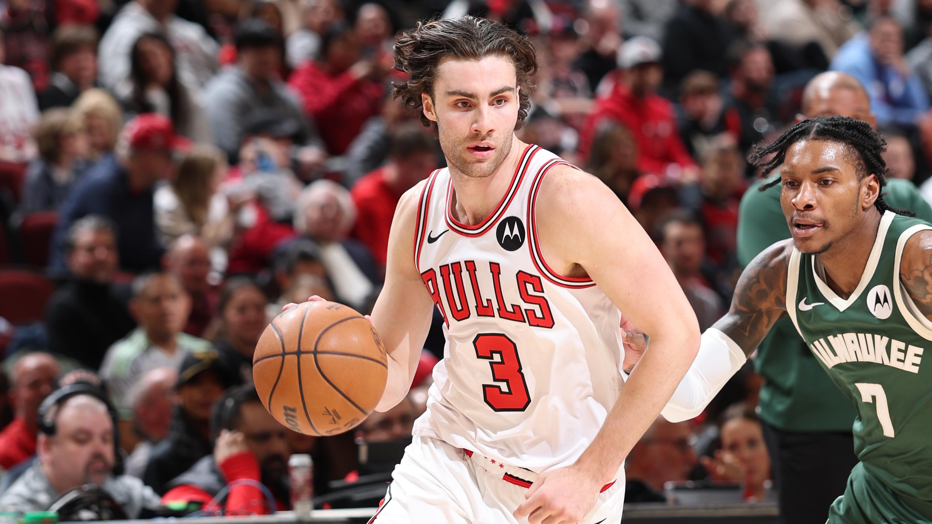 Milwaukee Bucks v Chicago Bulls