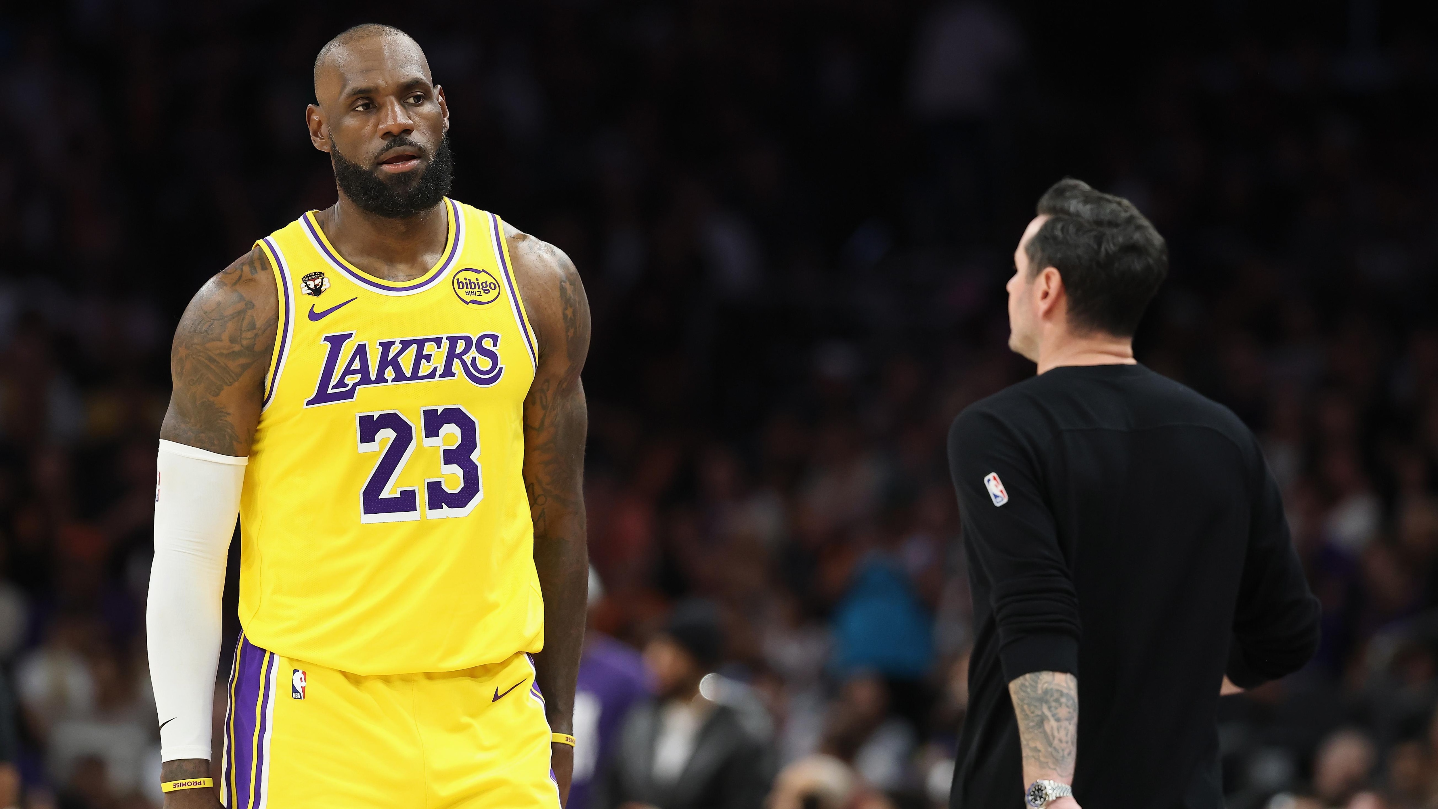 Los Angeles Lakers v Phoenix Suns