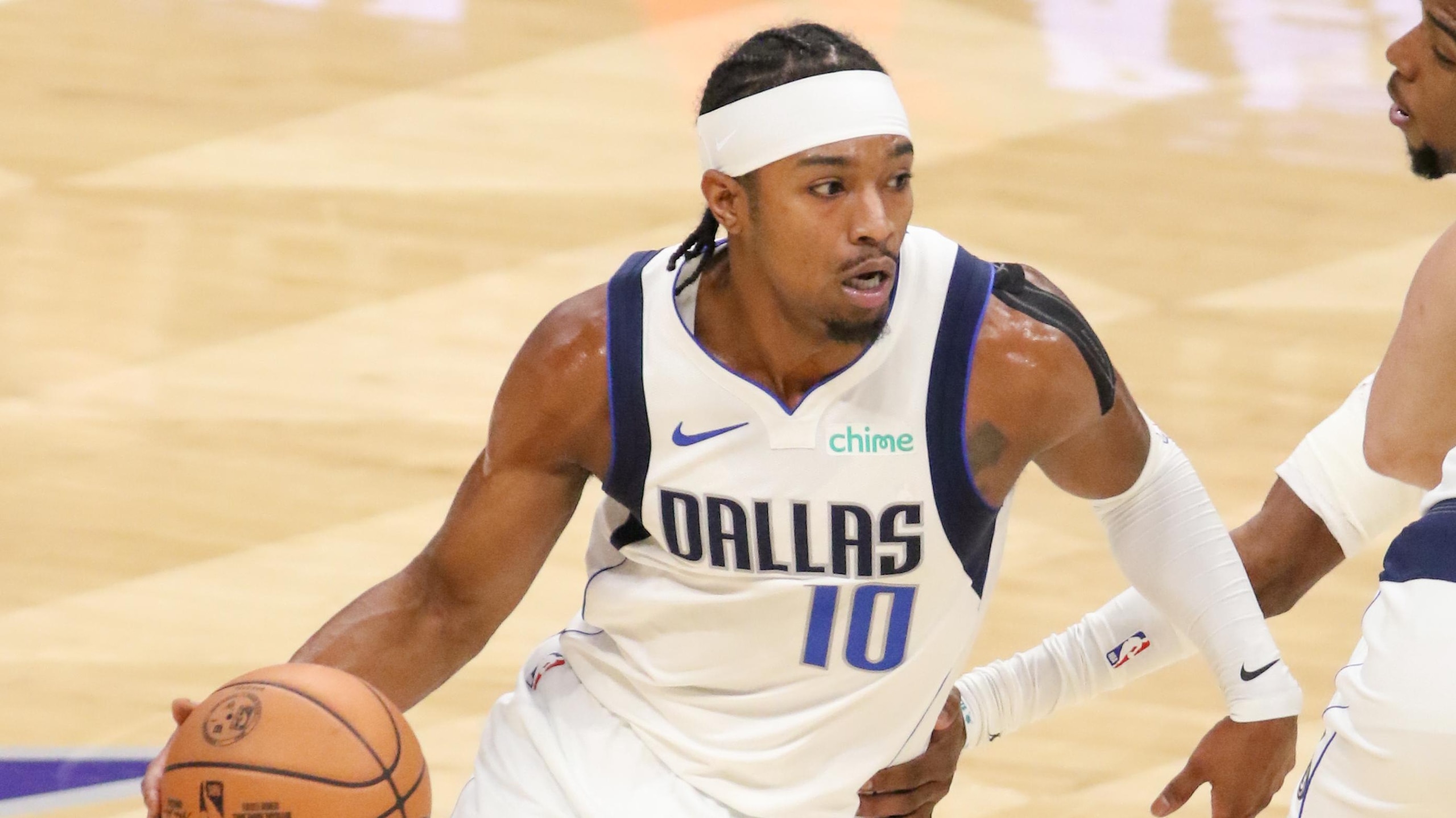 Dallas Mavericks v Charlotte Hornets