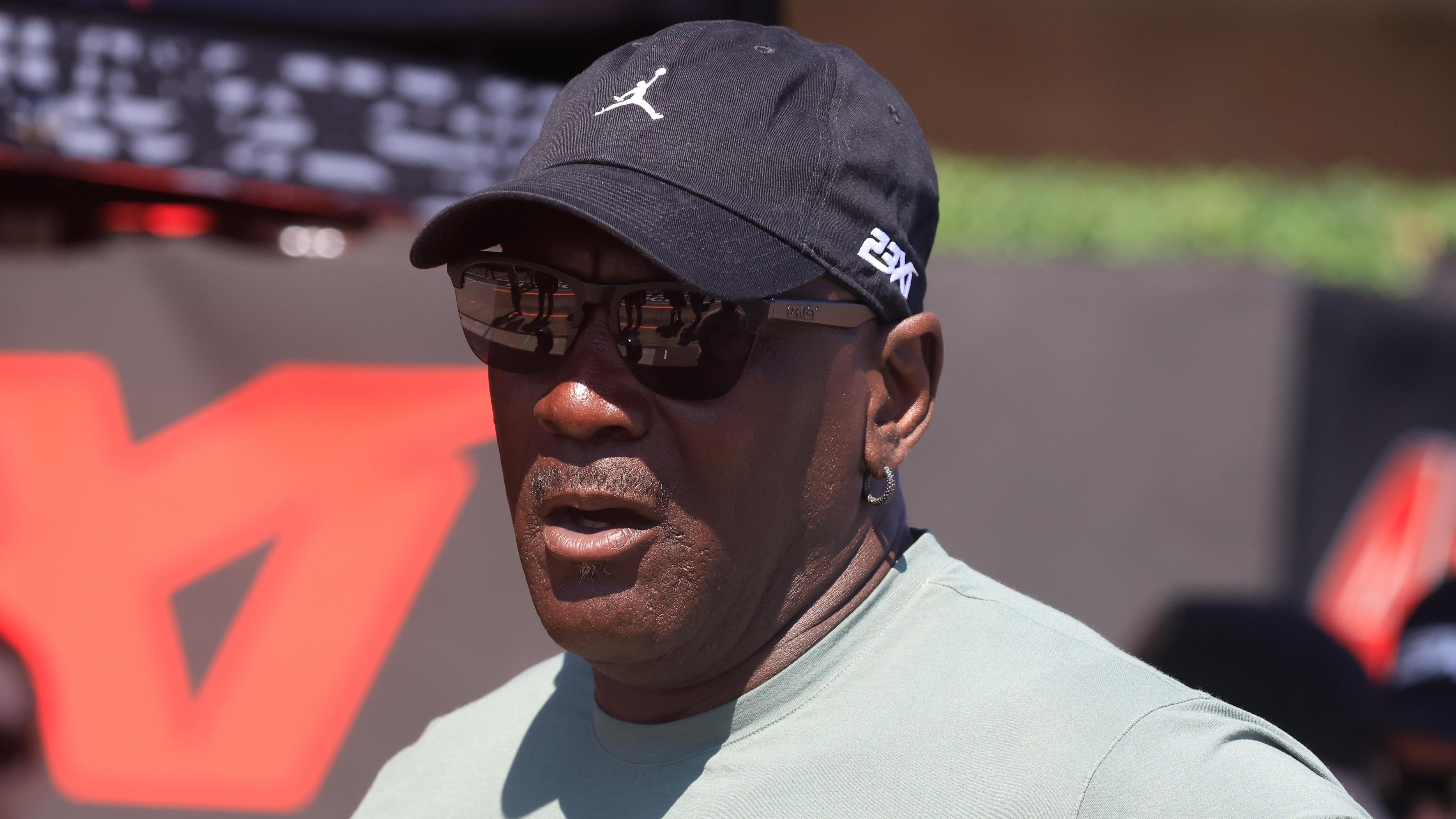 Michael Jordan Faxed Chicago Bulls: I'm Back